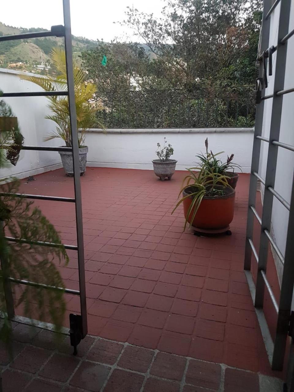 Casa Entera-Cerca a Mall La Central y Estación de Tranvía