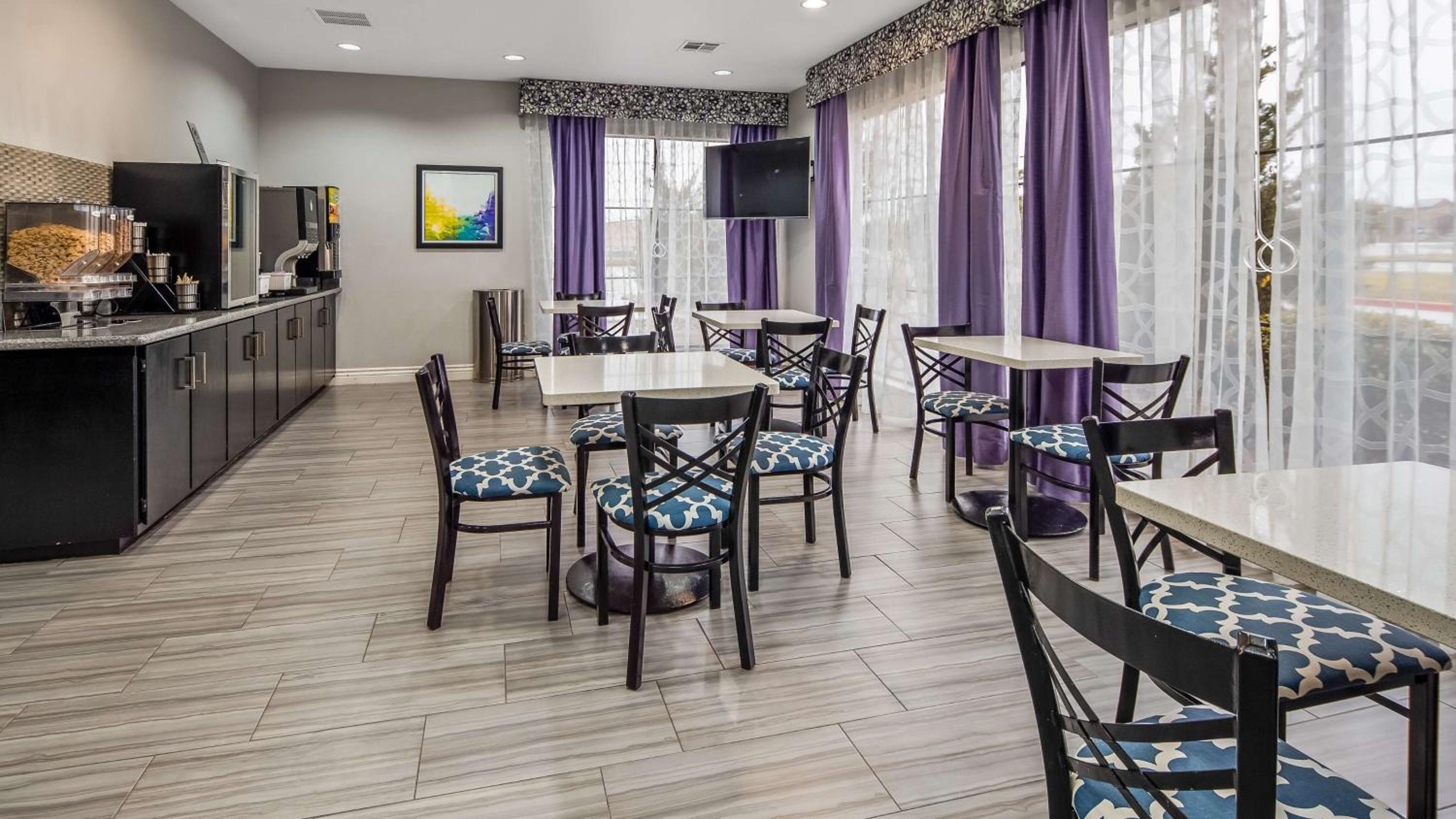 Corsicana Vacations - Best Western Executive Inn Corsicana - Property Image 12