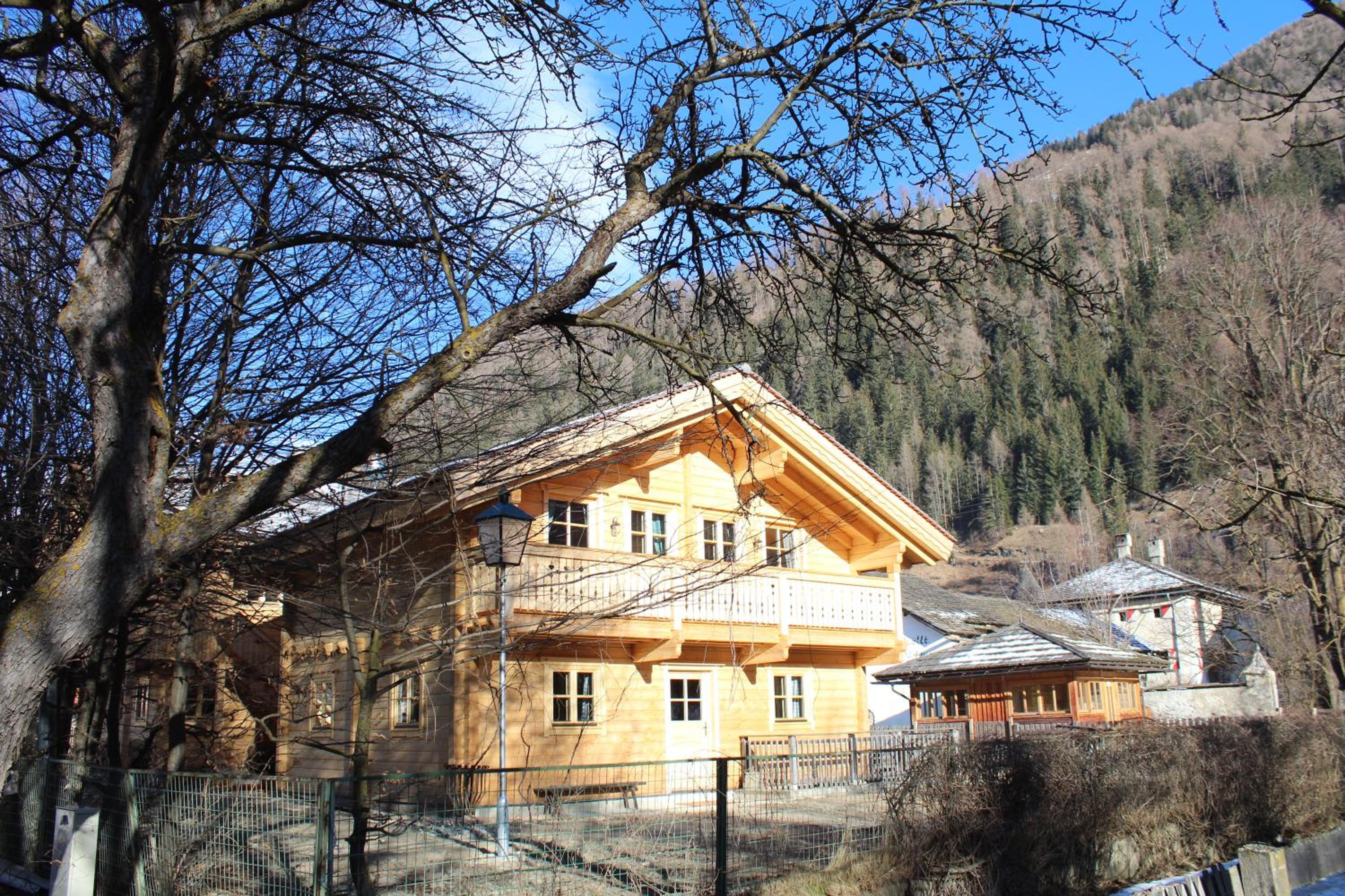 Schlosswirt Chalets & Apartments