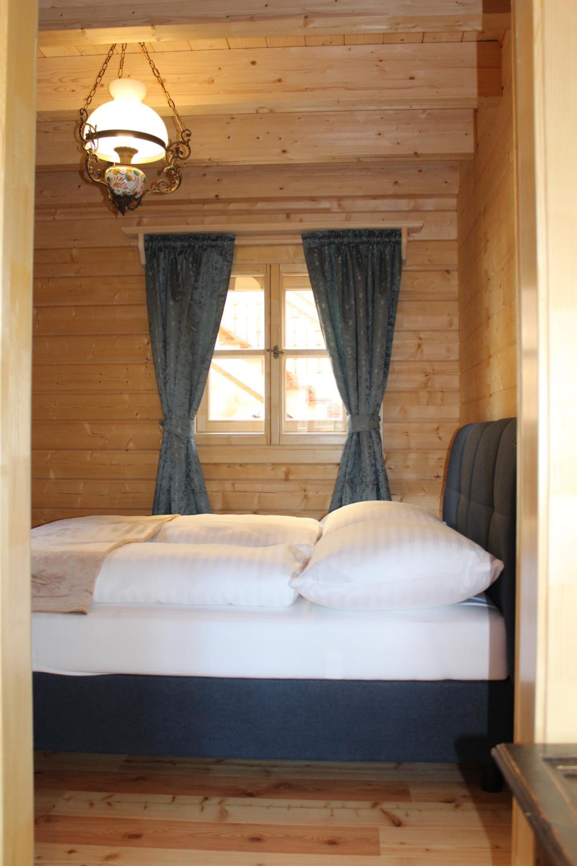 Schlosswirt Chalets & Apartments
