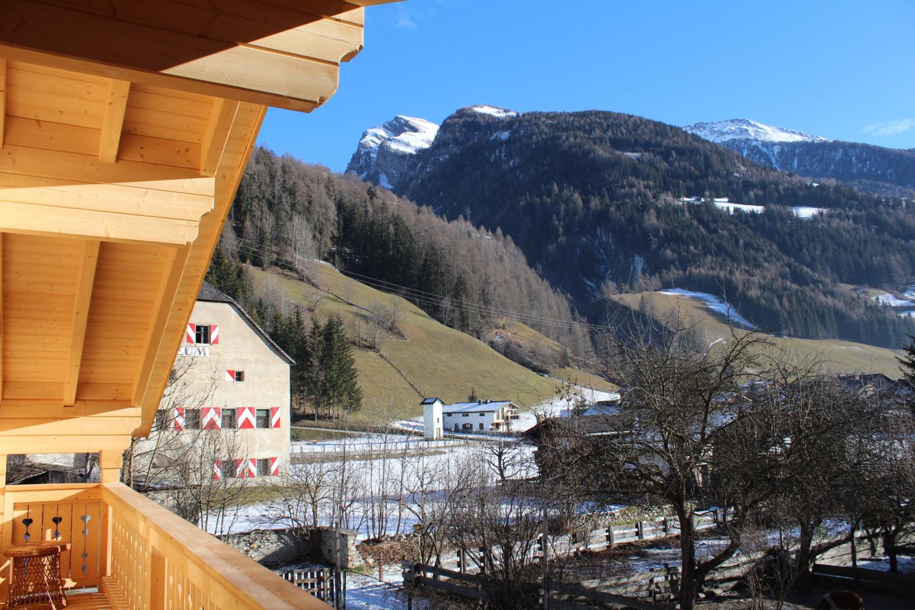 Schlosswirt Chalets & Apartments