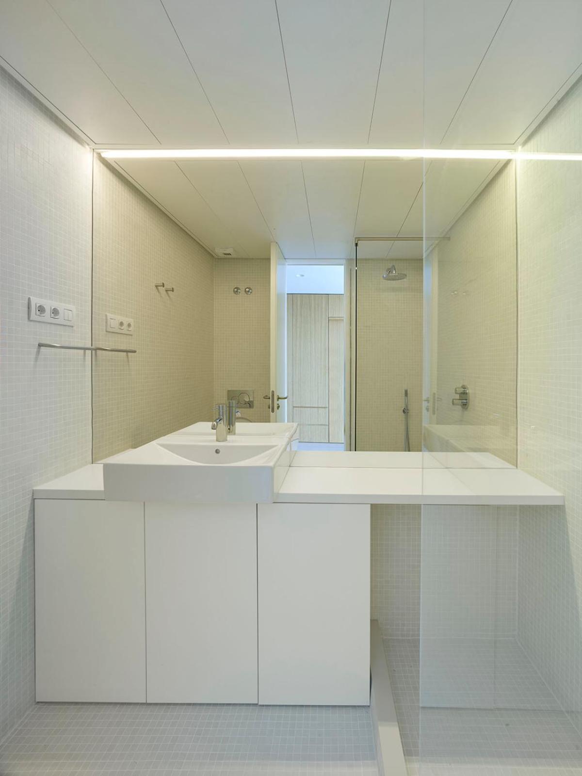 Edmond Vibes Barrio de Salamanca en Madrid — bathroom