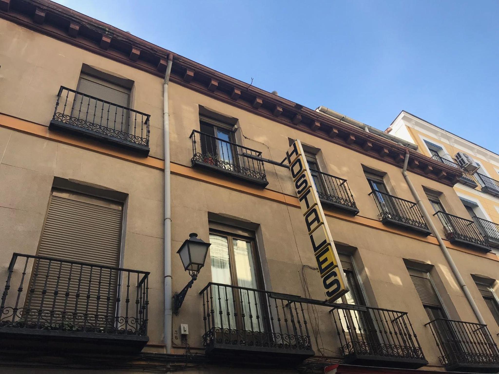 Hostal Los Perales — Madrid