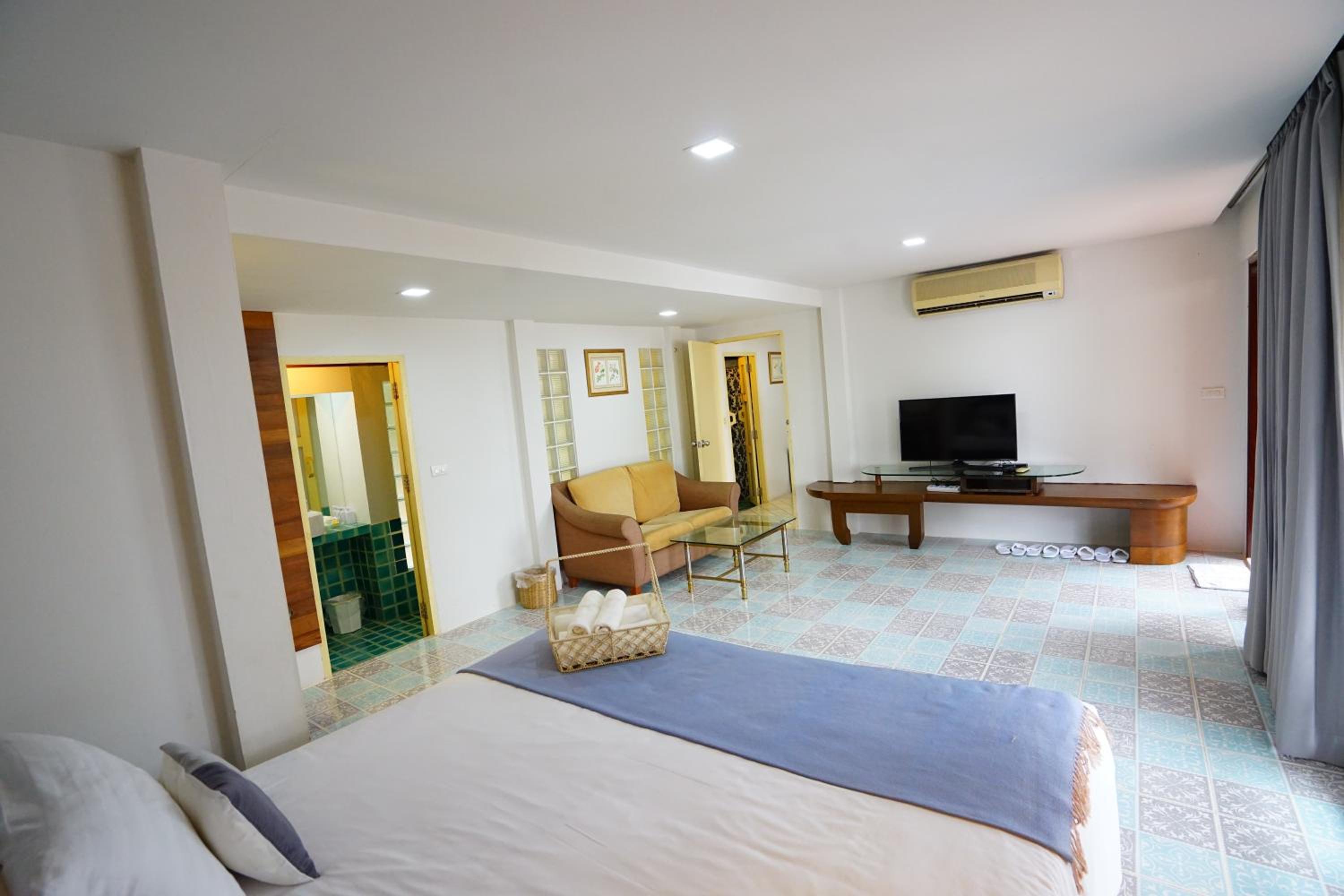 Seashell Village Resort