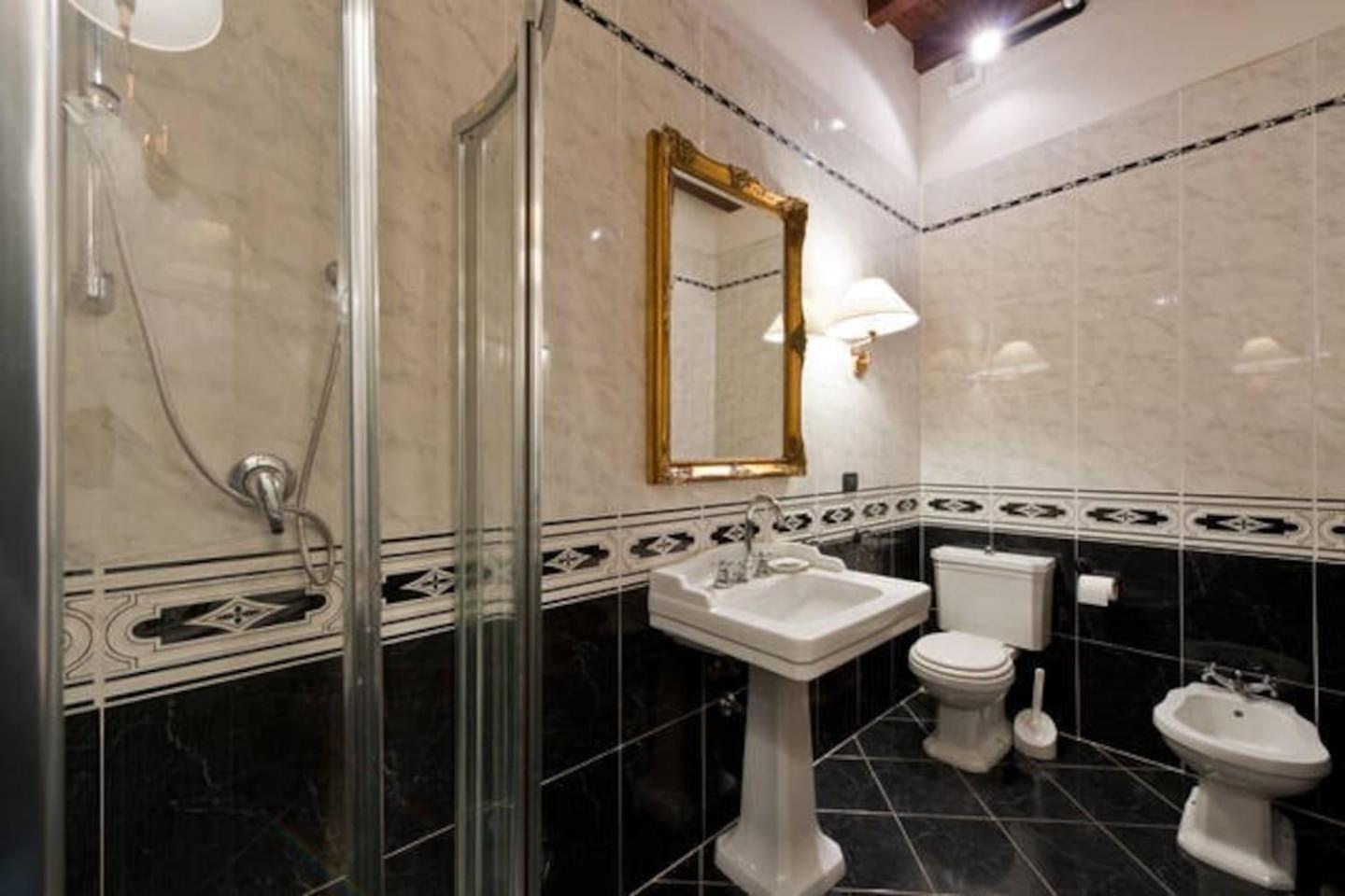 Villa Eugenia Tuscany with private Pool, Sauna & Gym