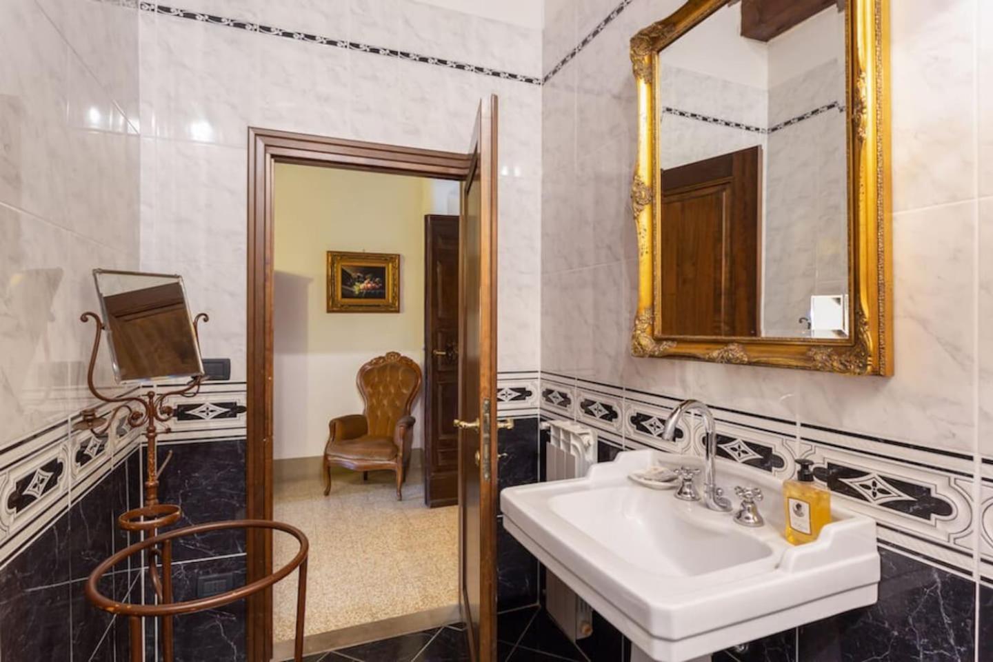 Villa Eugenia Tuscany with private Pool, Sauna & Gym