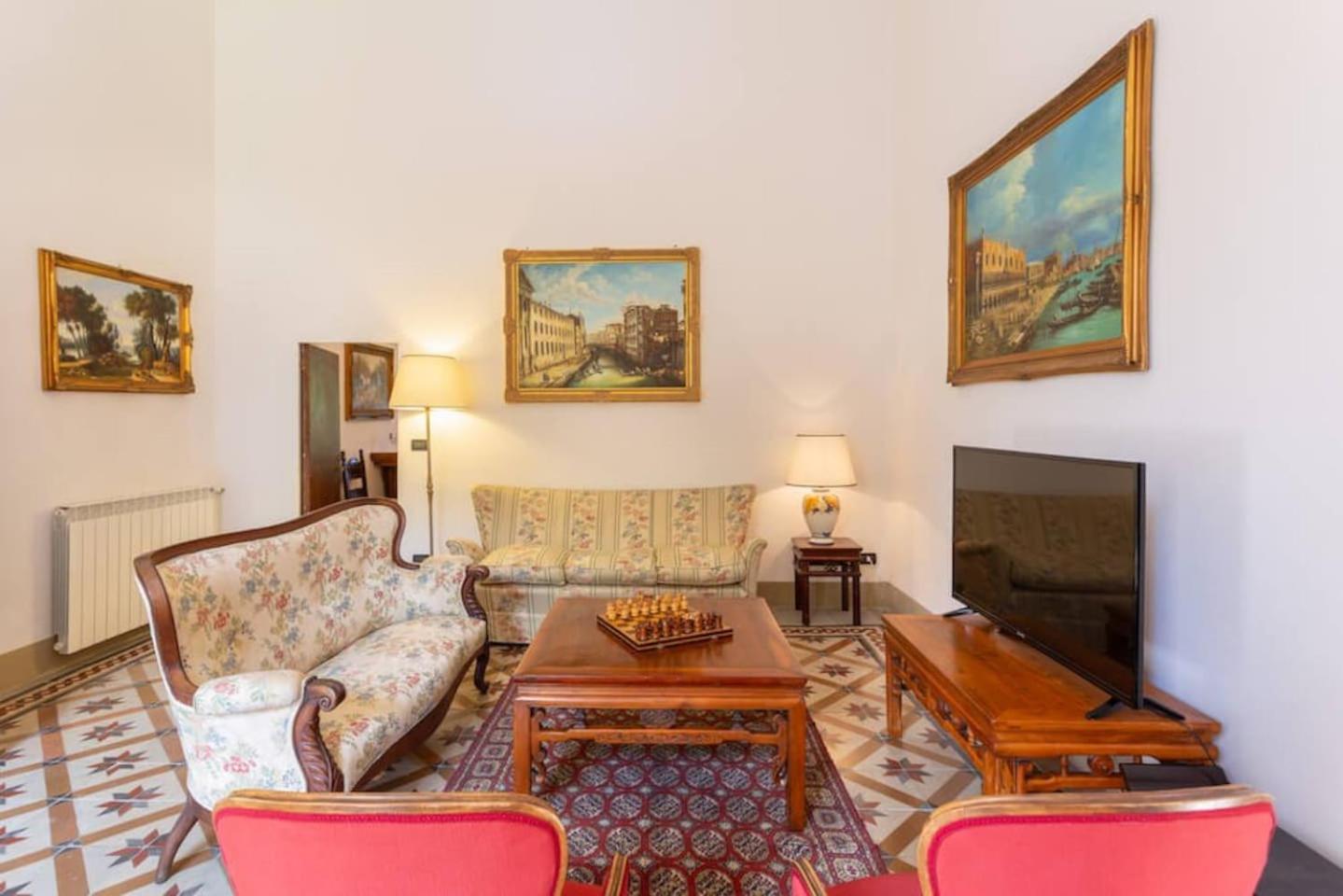 Villa Eugenia Tuscany with private Pool, Sauna & Gym