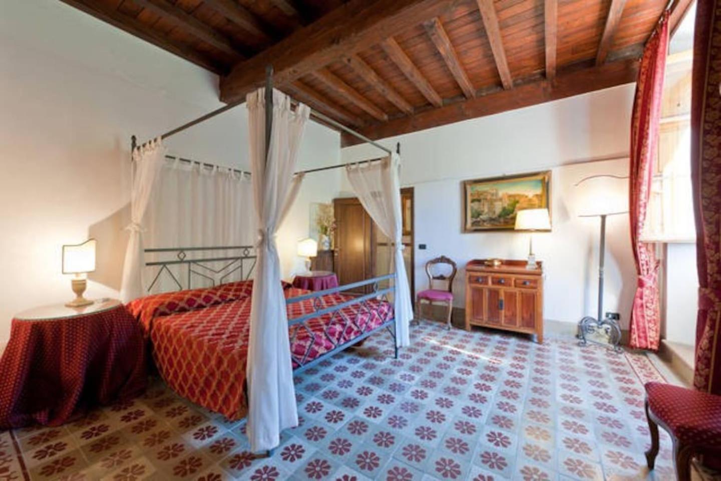 Villa Eugenia Tuscany with private Pool, Sauna & Gym