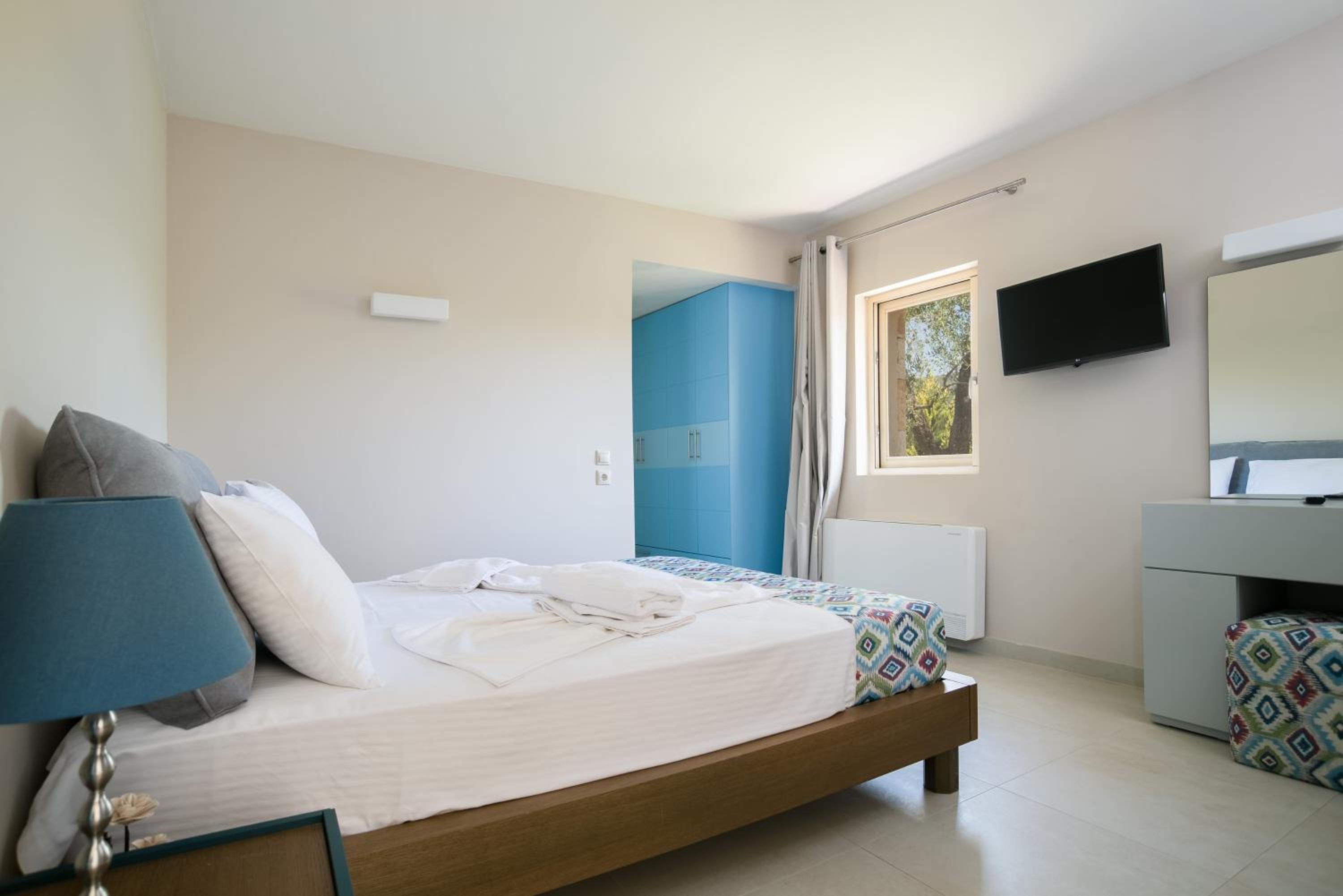 Three Stars Luxury Villas view 3