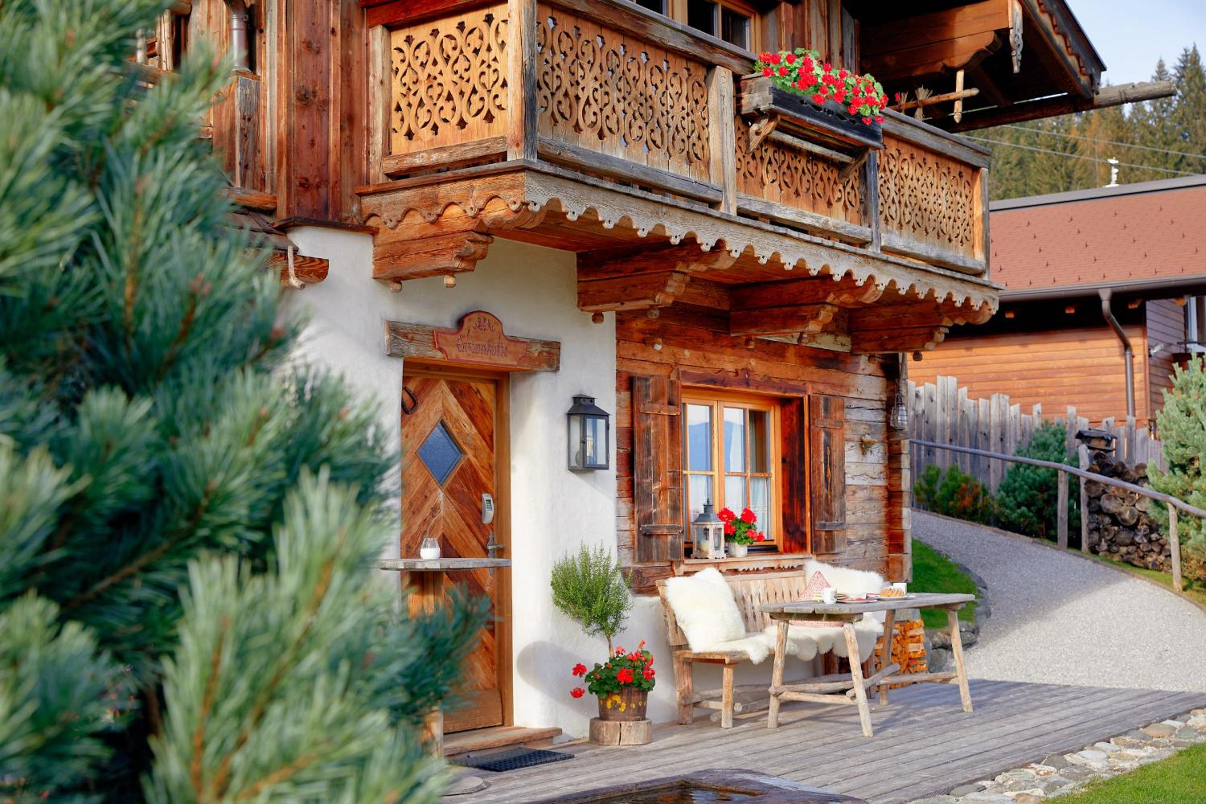 Almdorf Flachau - Luxus Hüttenurlaub
