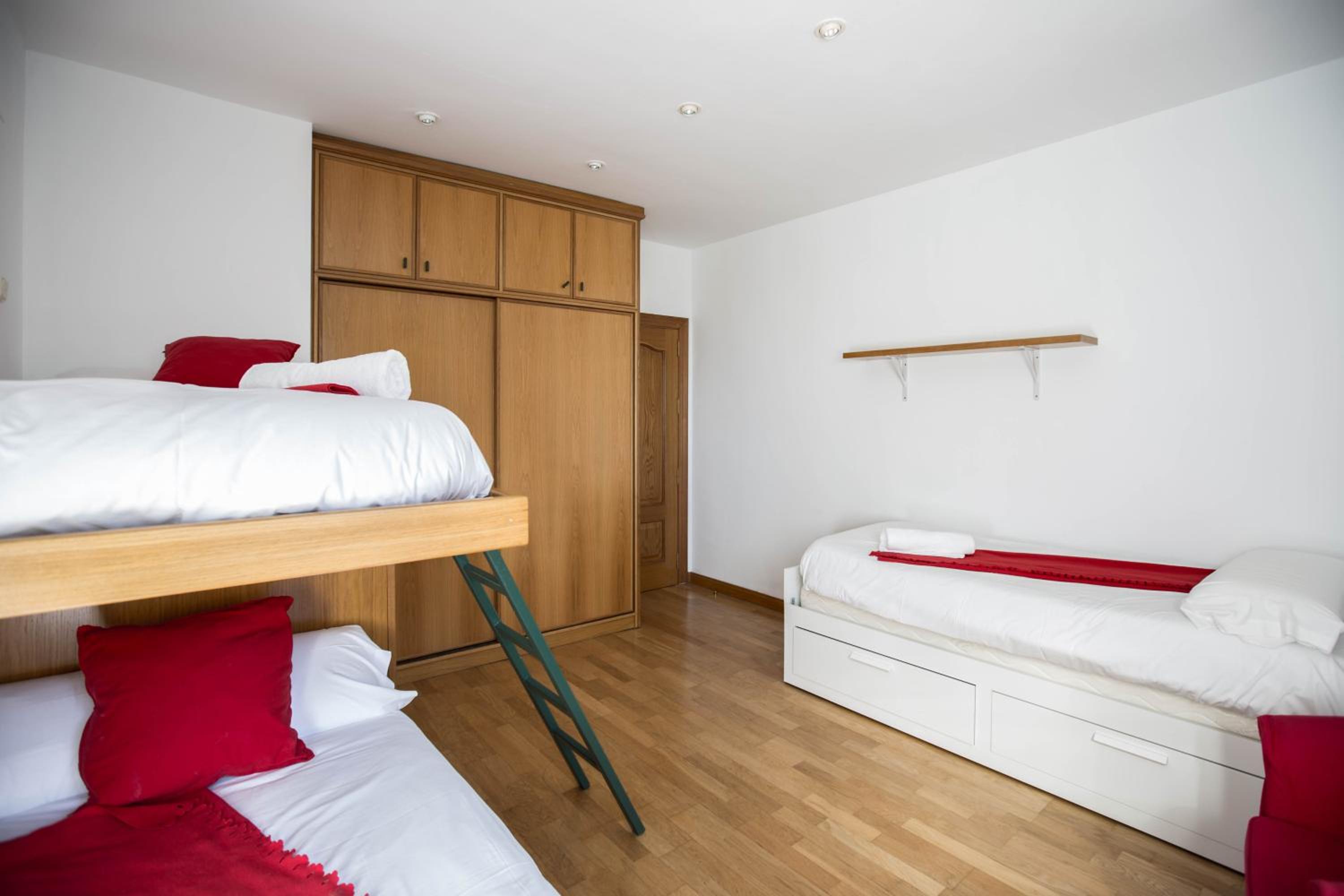 Bed and Snow Apartments view 5