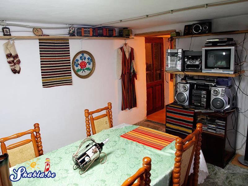 Elida Guest House