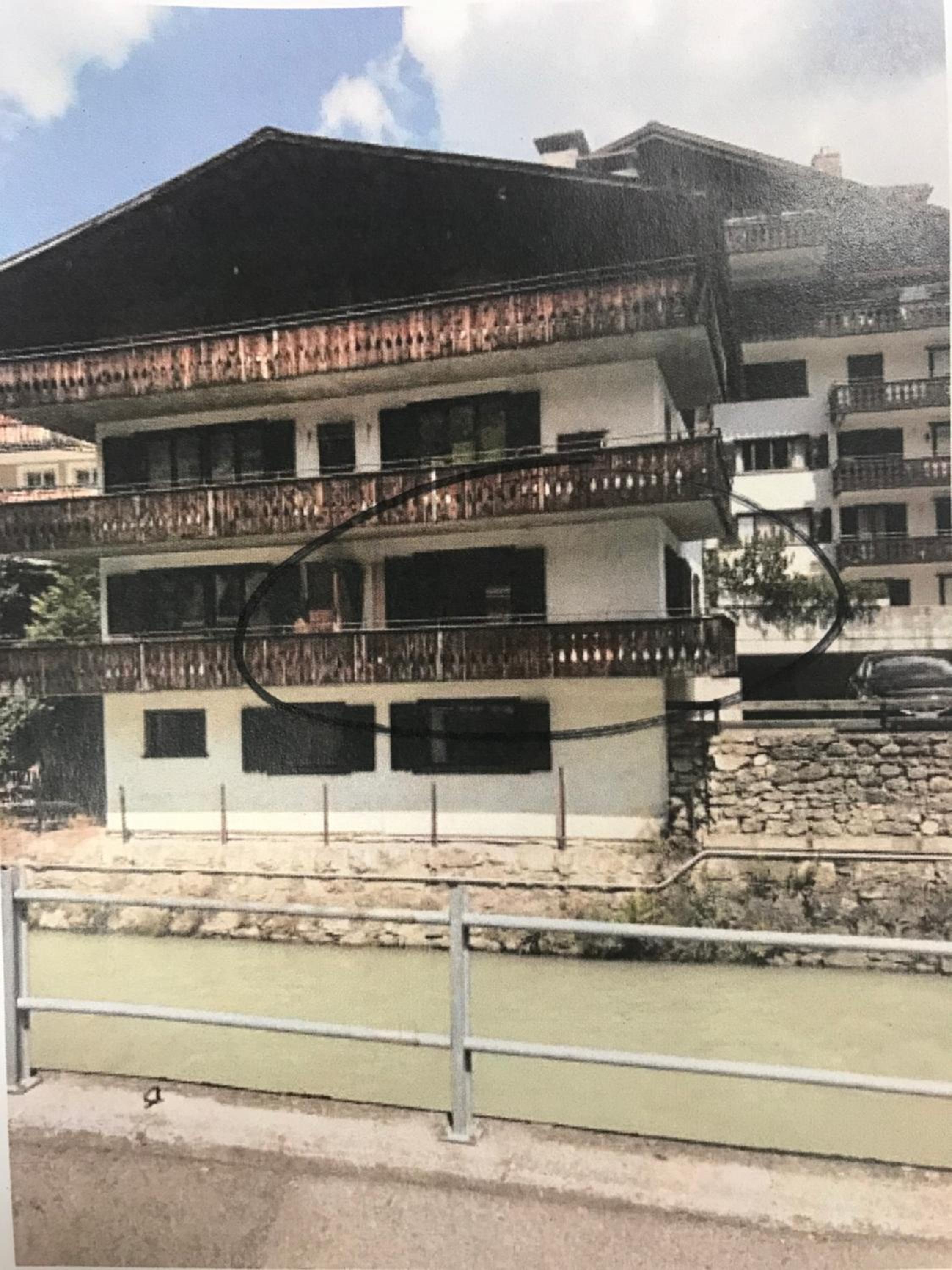 TOP LOCATION - Klosters center - 130m distance to ski lift Parsenn Gotschnabahn and railway station Klosters Platz - direct connection to Davos