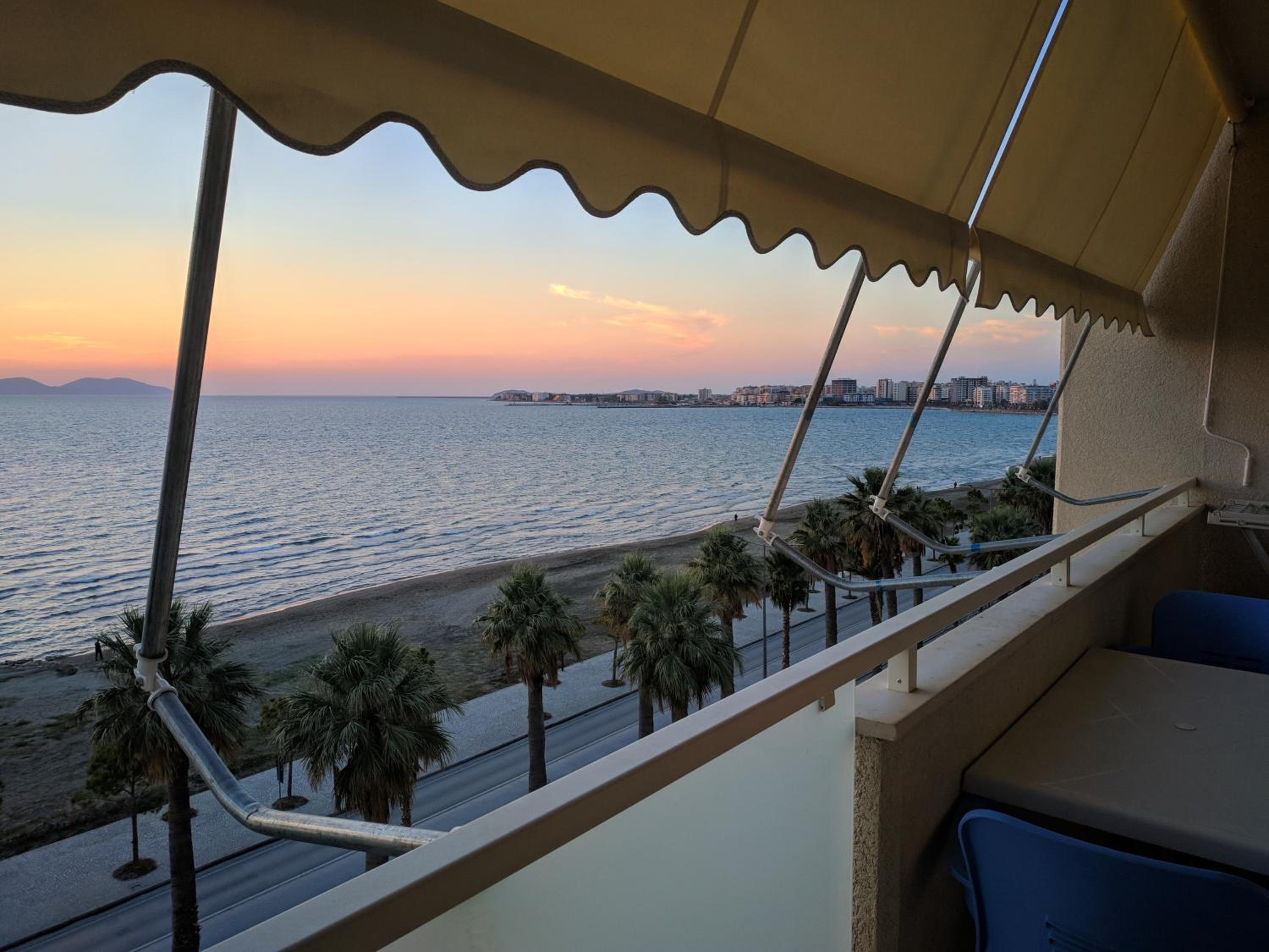 Lucky Lux Apartment photo 4