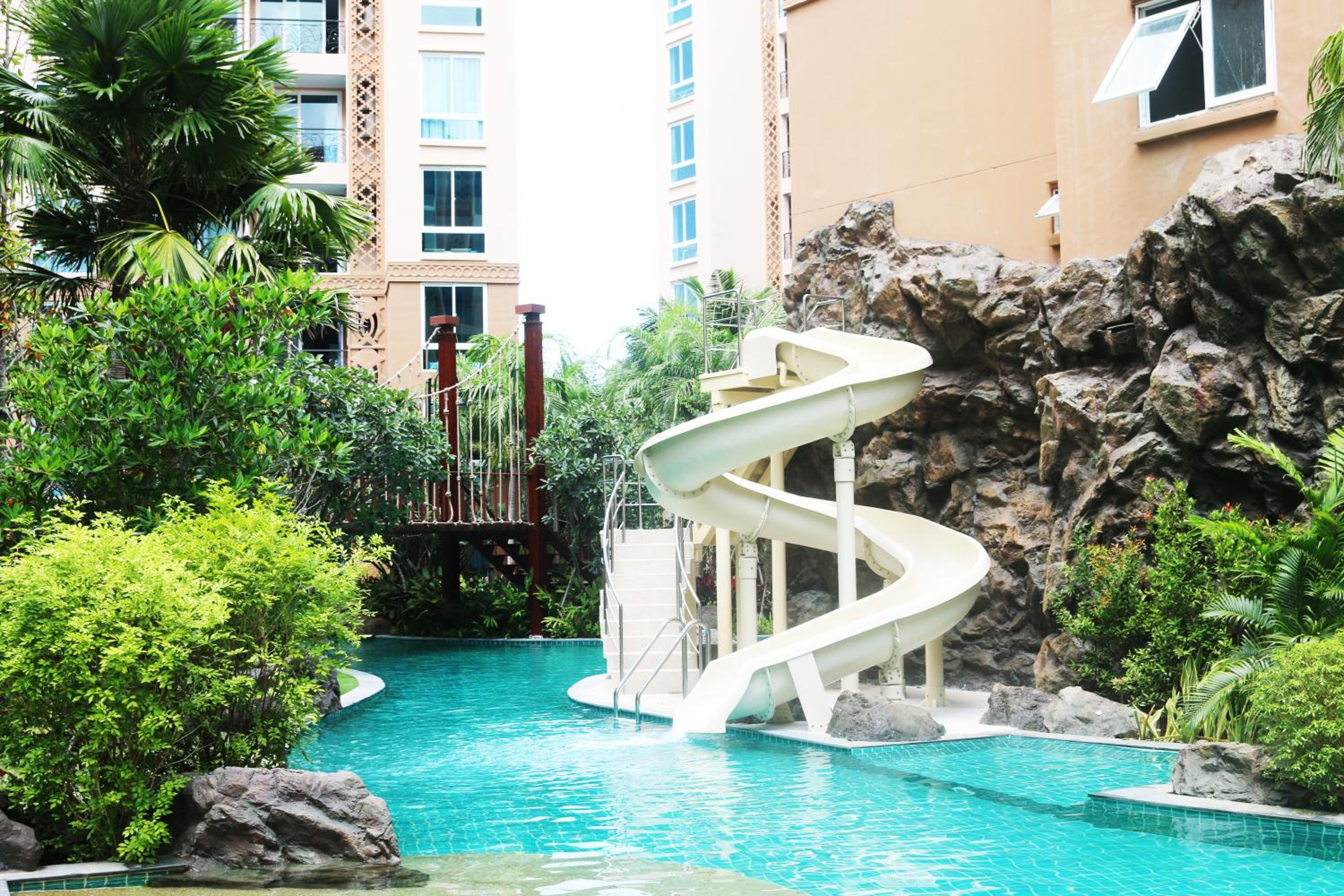Atlantis Condo Resort pattaya by LJ