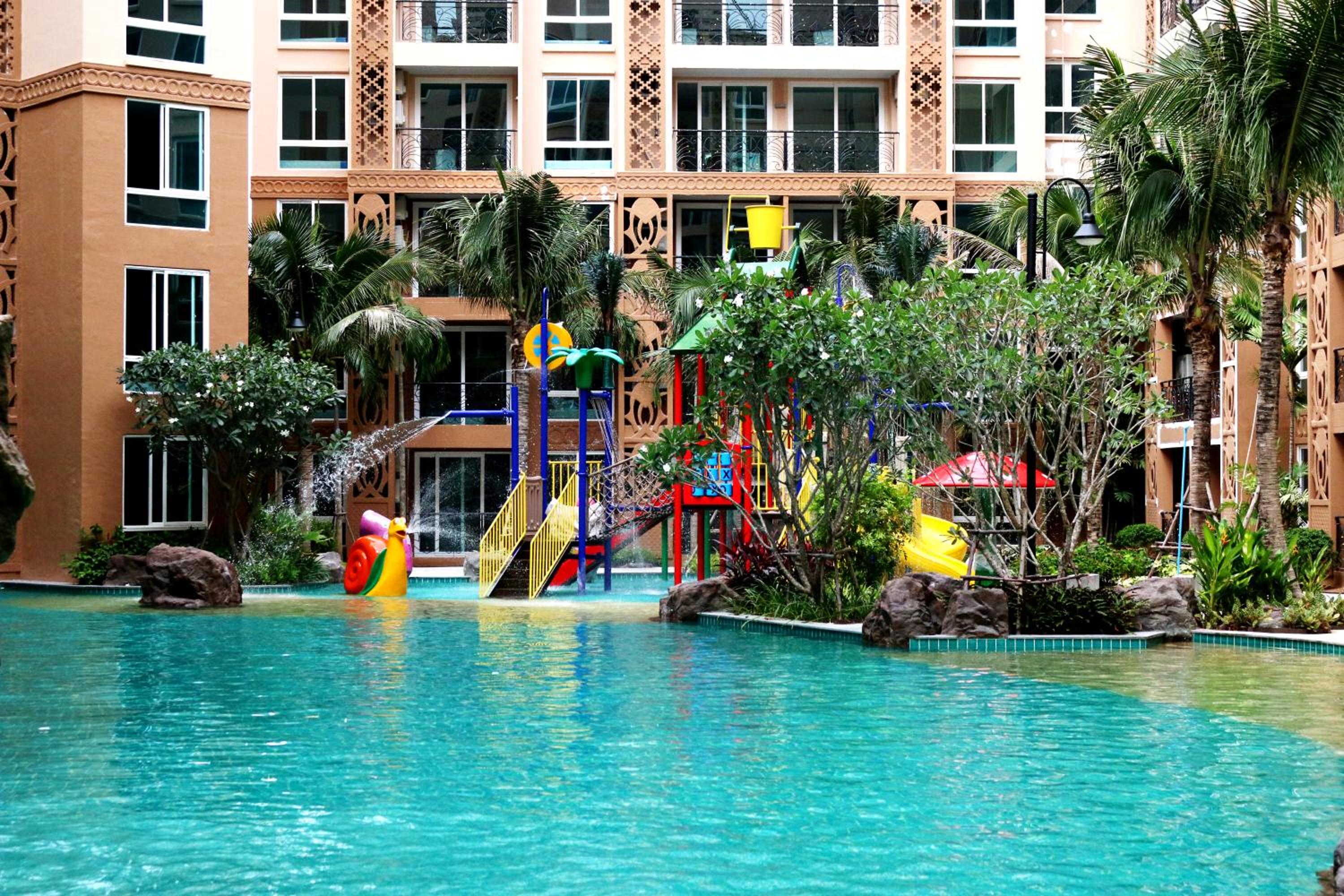 Atlantis Condo Resort pattaya by LJ