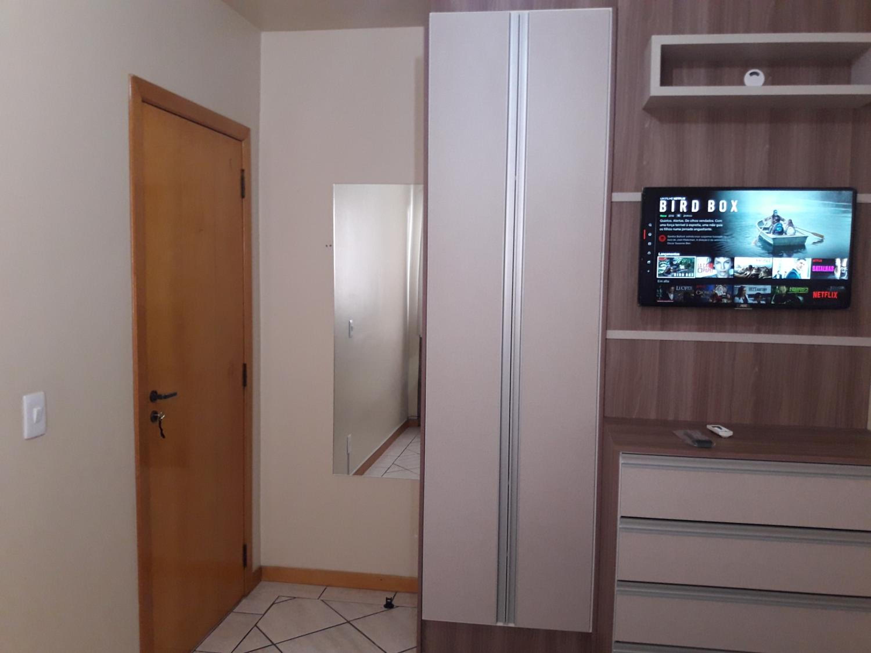 APTO 50M PRAIA NA AVENIDA - 6 PESSOAS, CHURRASQUEIRA, WIFI, SACADA, GARAGEM PARA VEICULOS PEQUENOS! - Residencial Roveda view 4