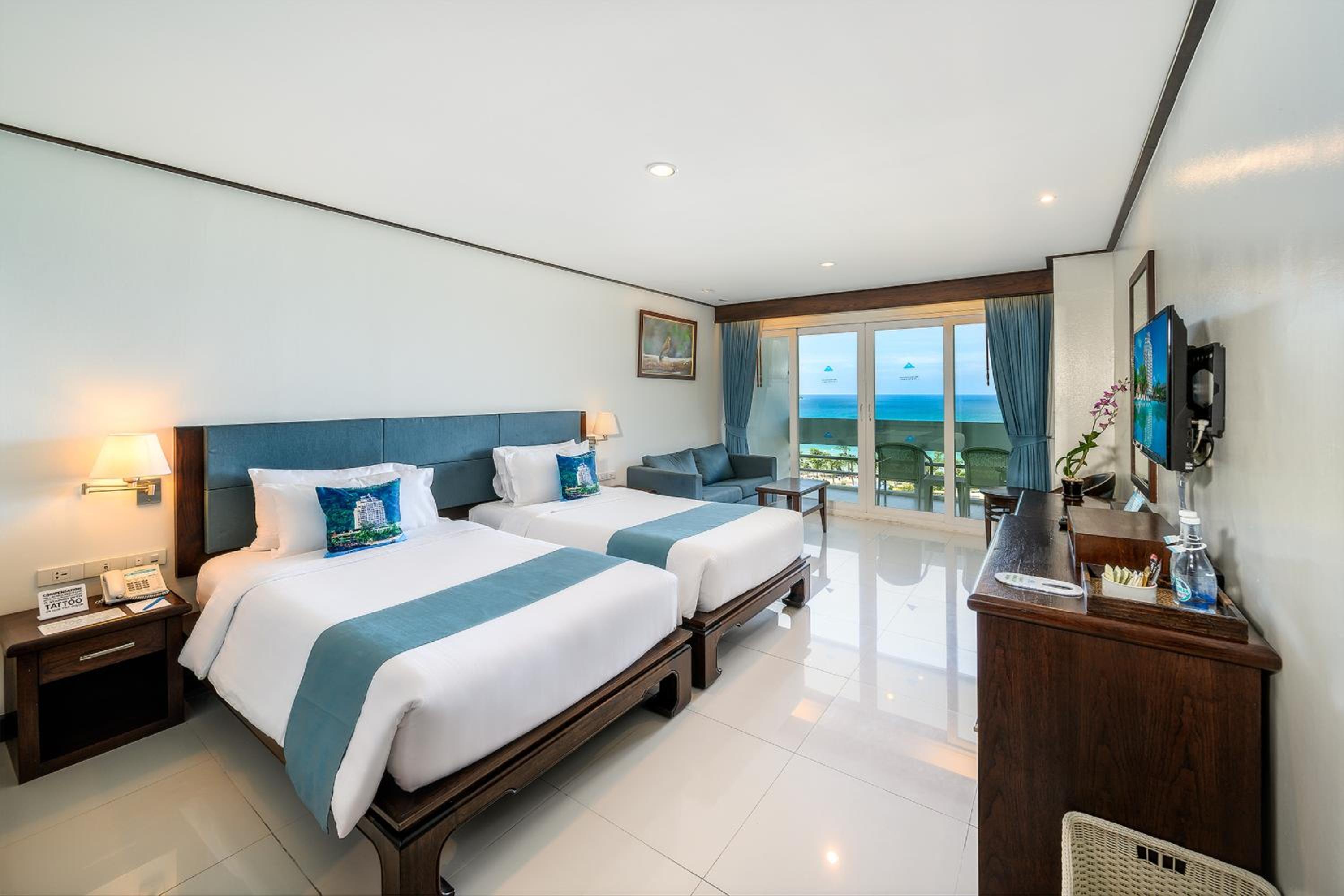 Andaman Beach Suites Hotel, Patong Phuket — photo 95
