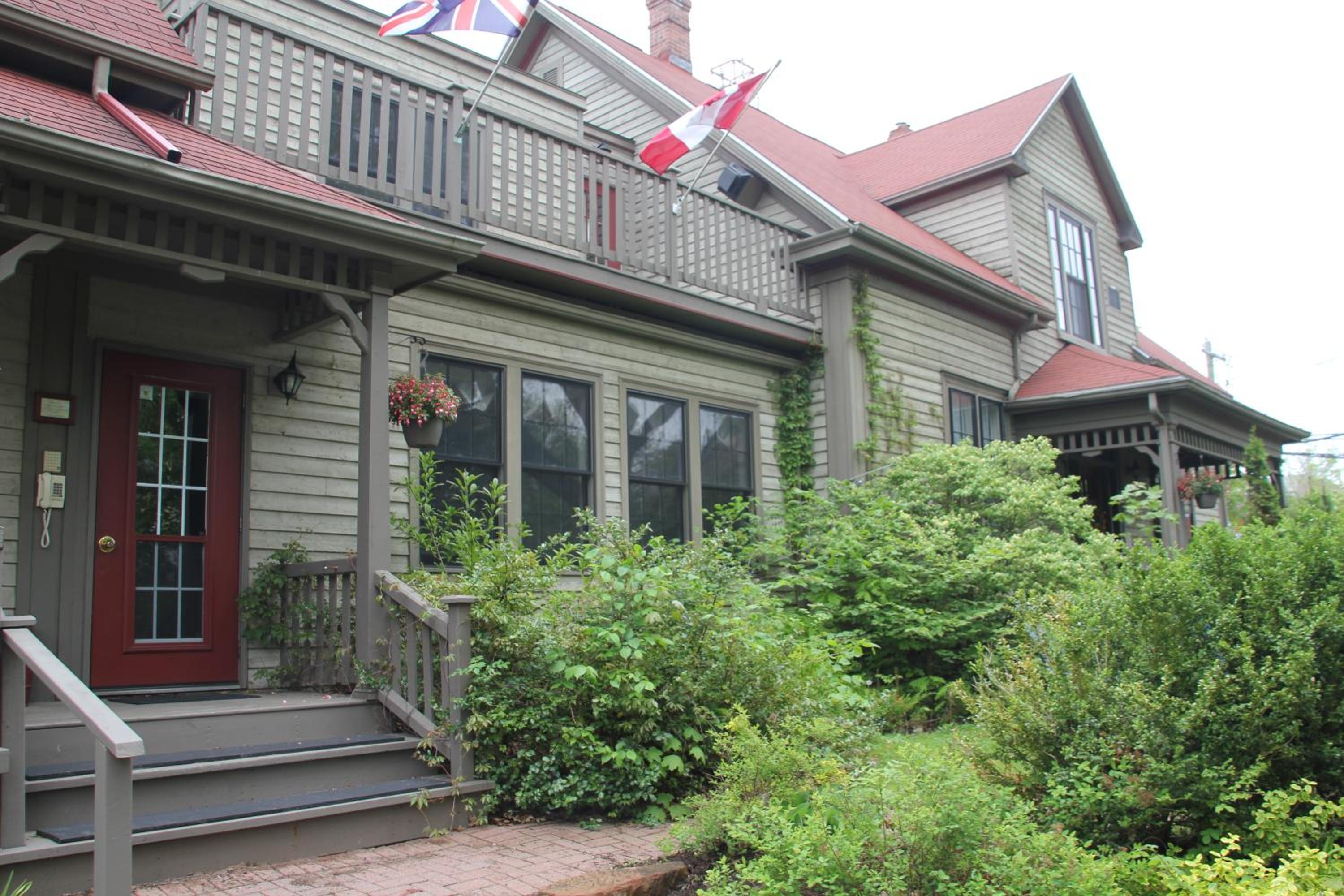 Shipwright Inn