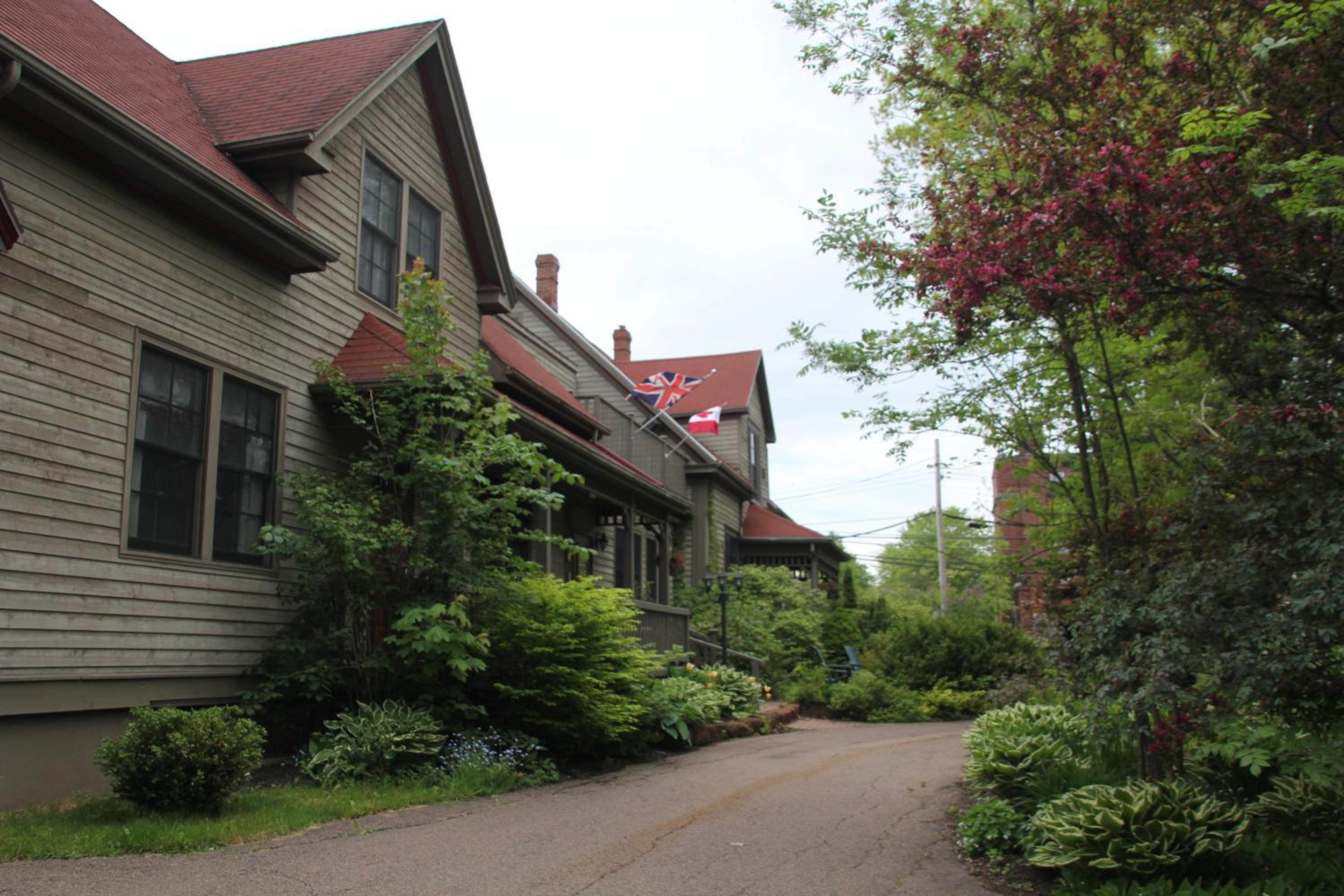 Shipwright Inn