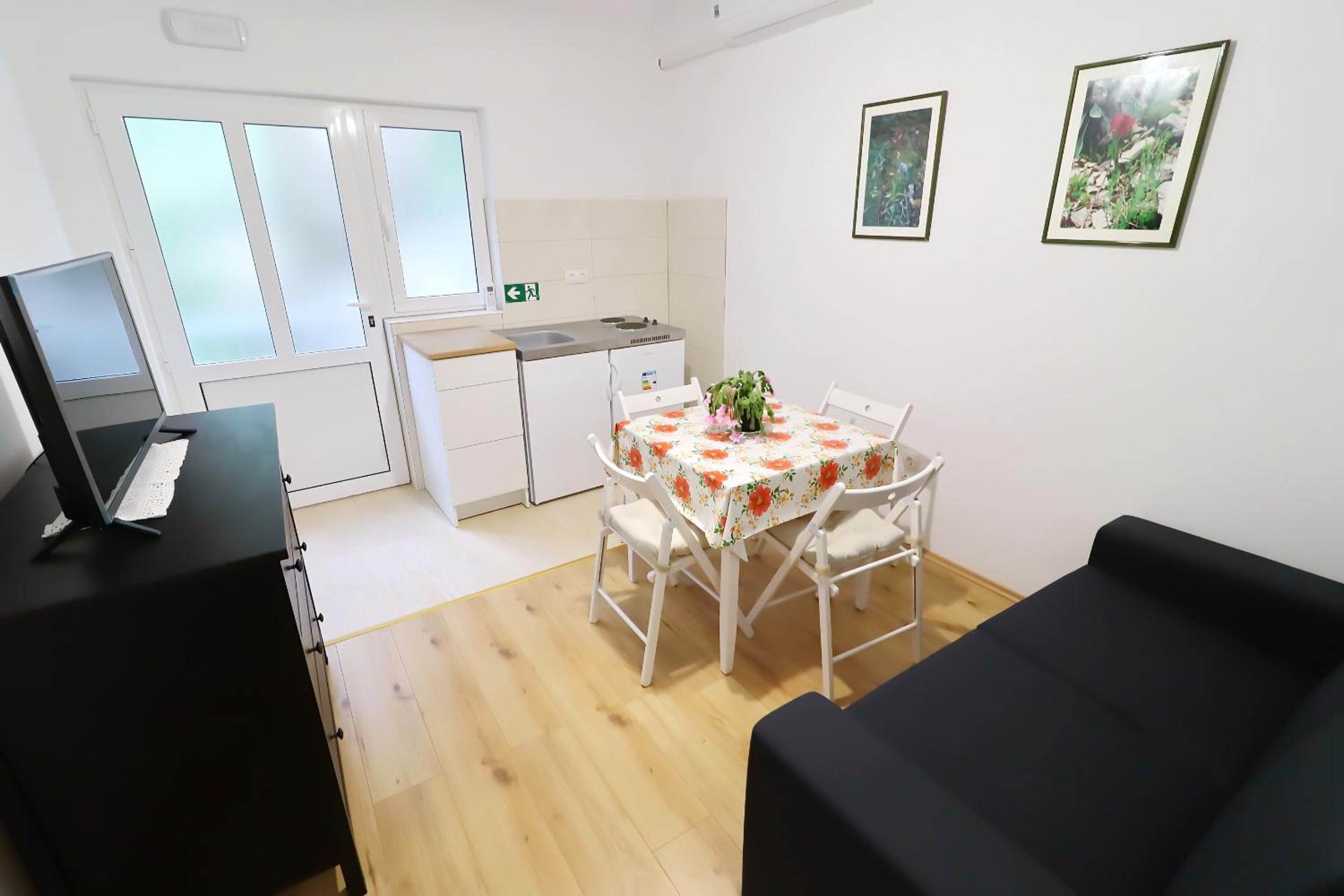 Apartments Nodilo