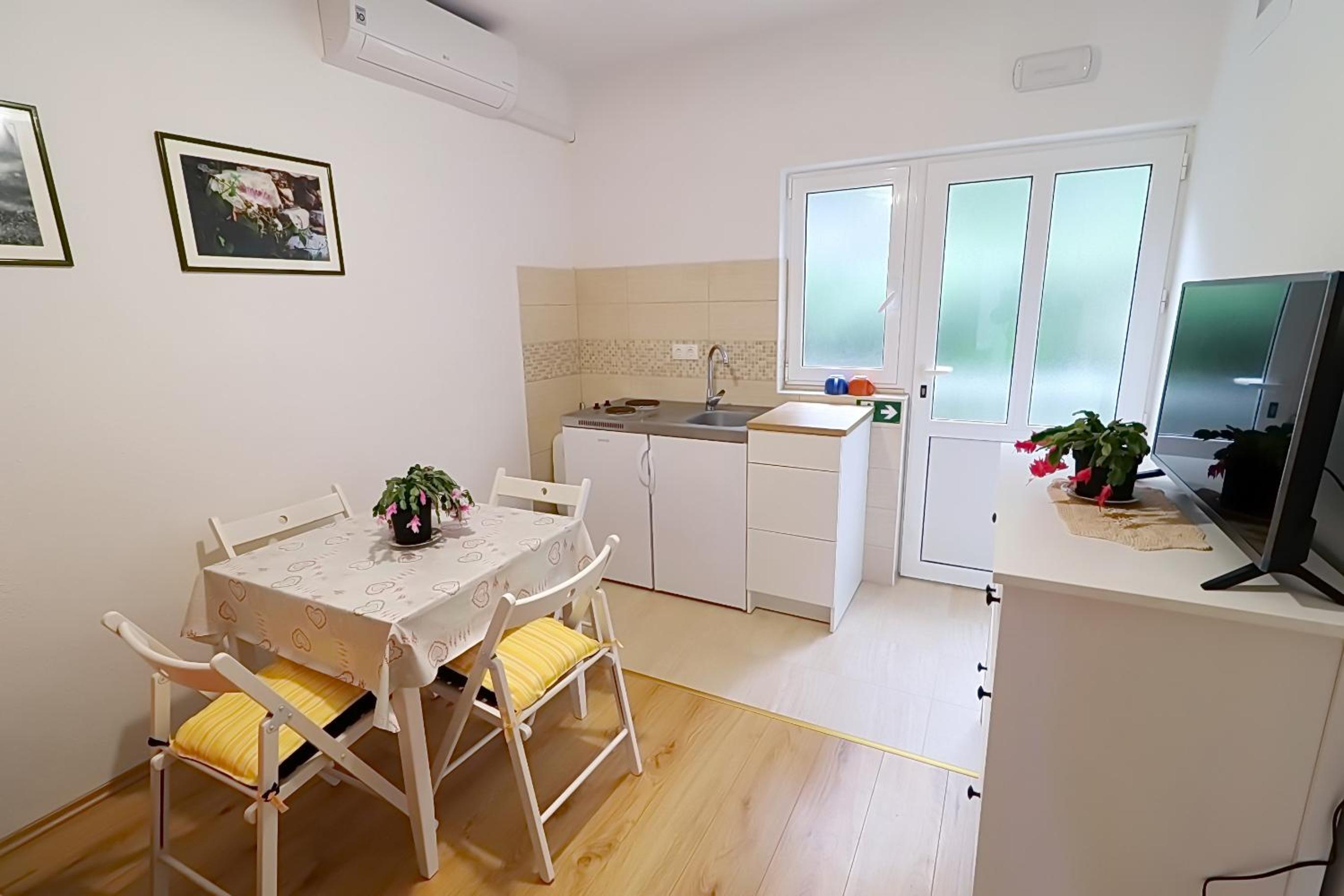 Apartments Nodilo