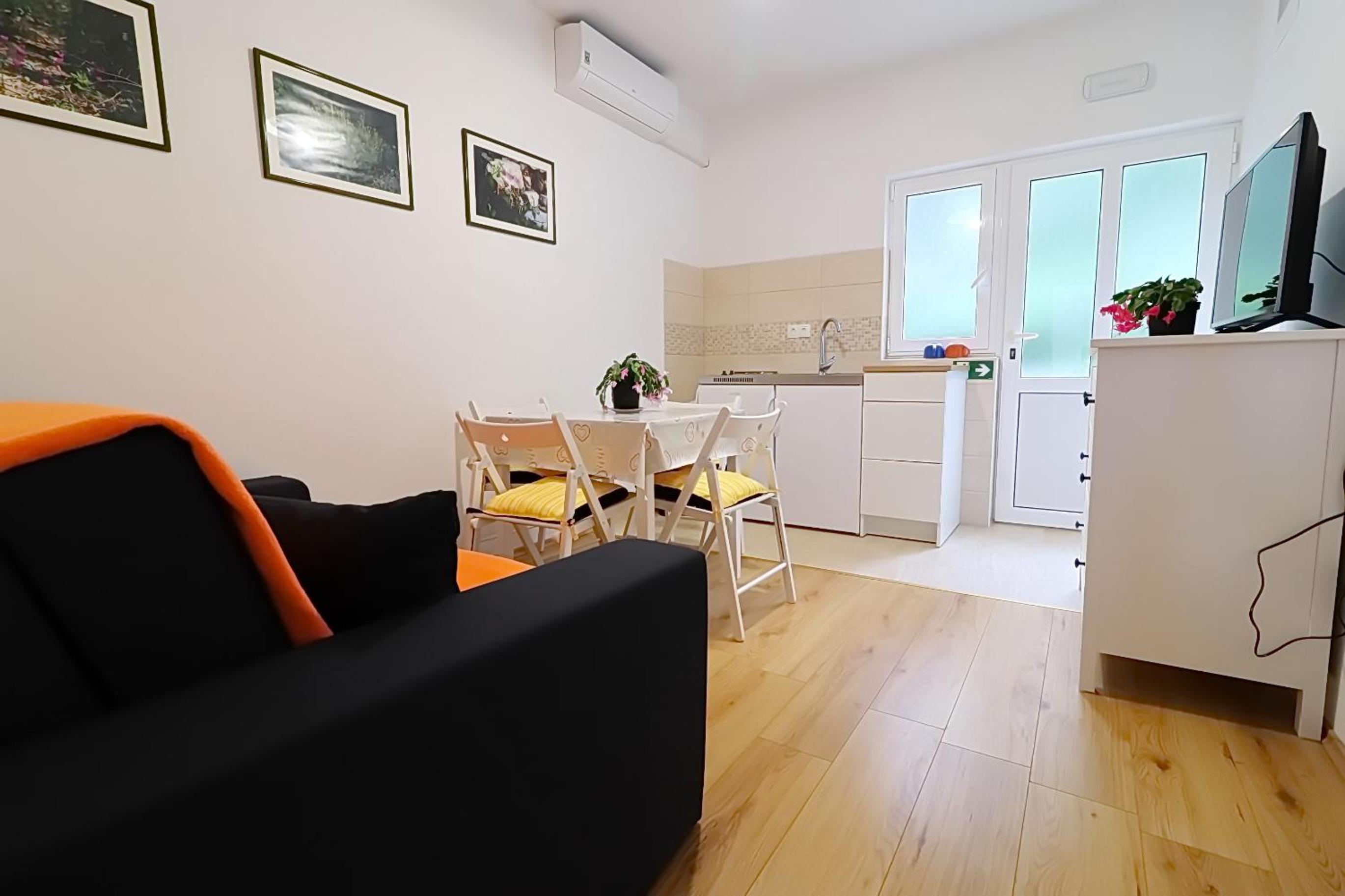 Apartments Nodilo