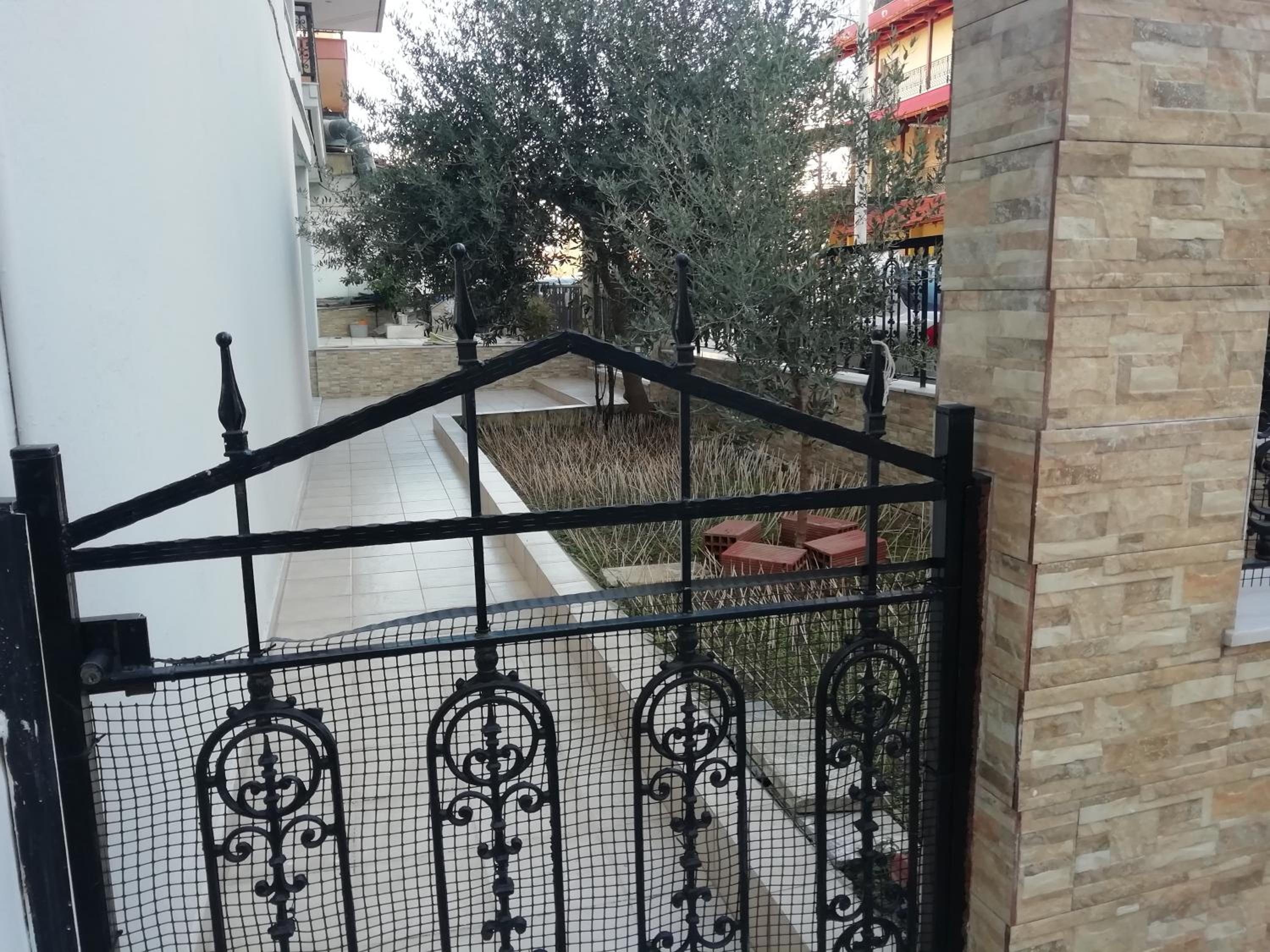 Aigaiou House