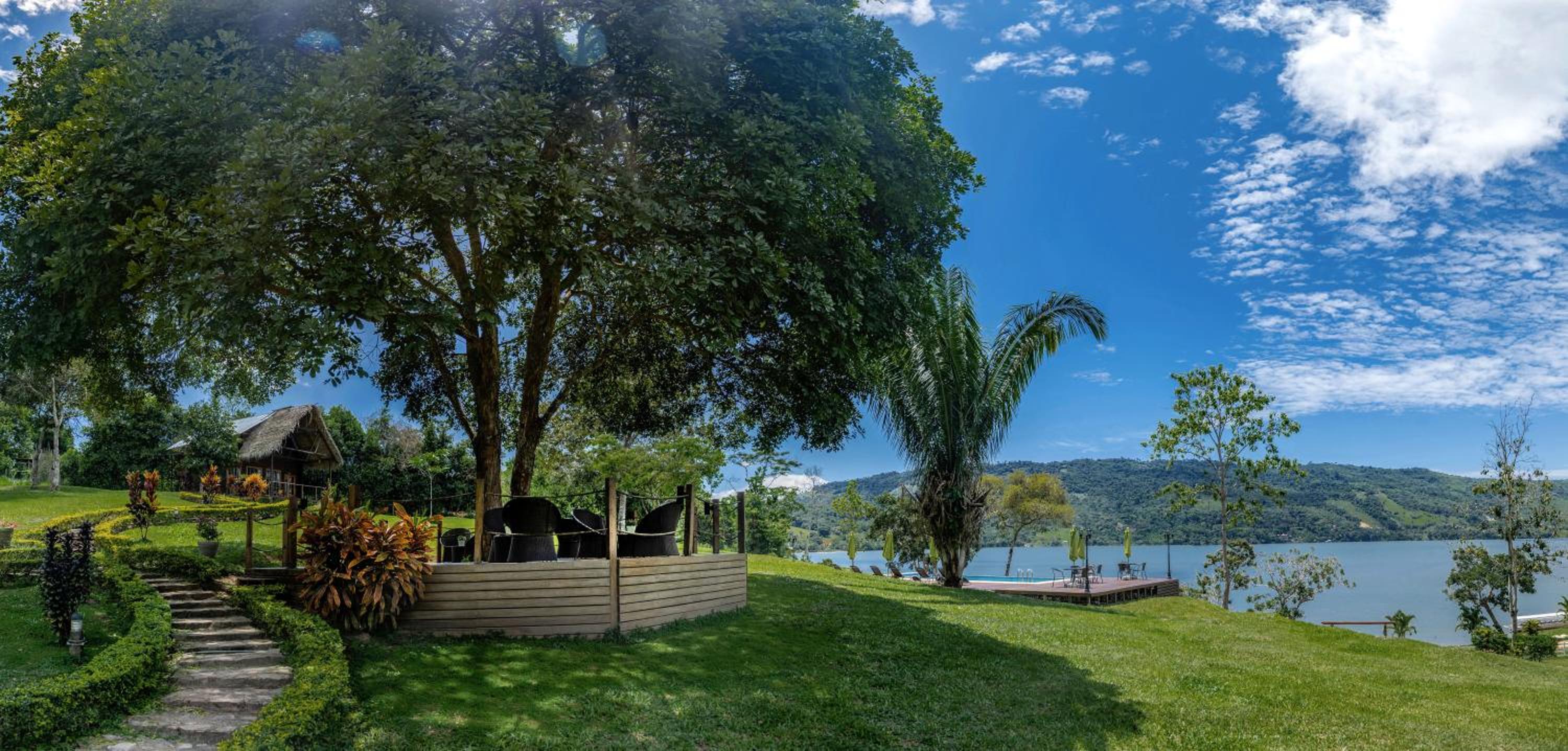 Sauce Lodge - Laguna Azul