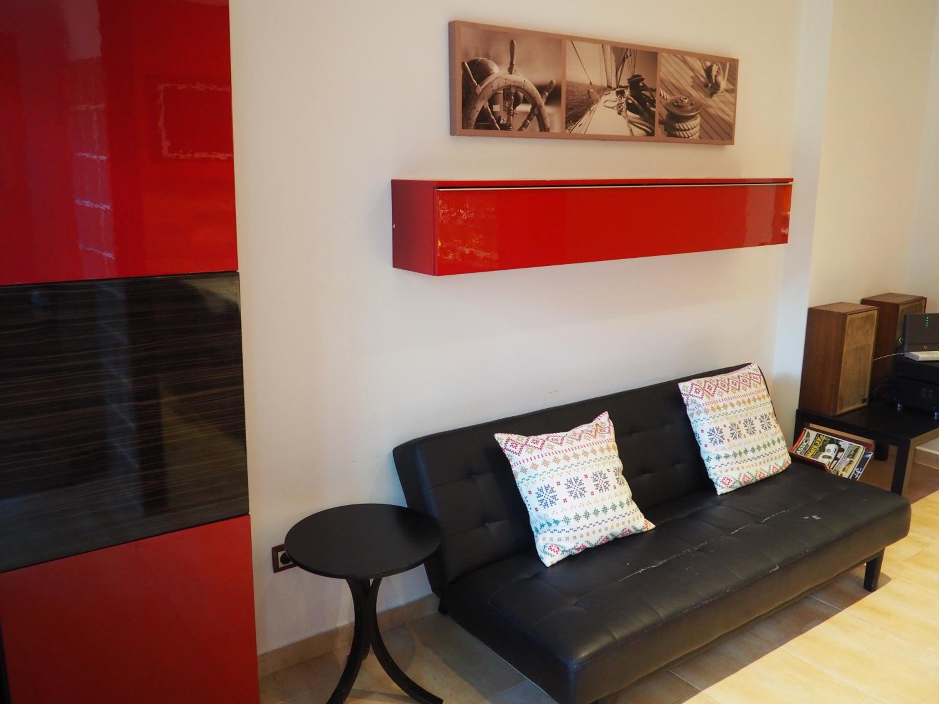 apartamento aislado jardín y piscina view 4