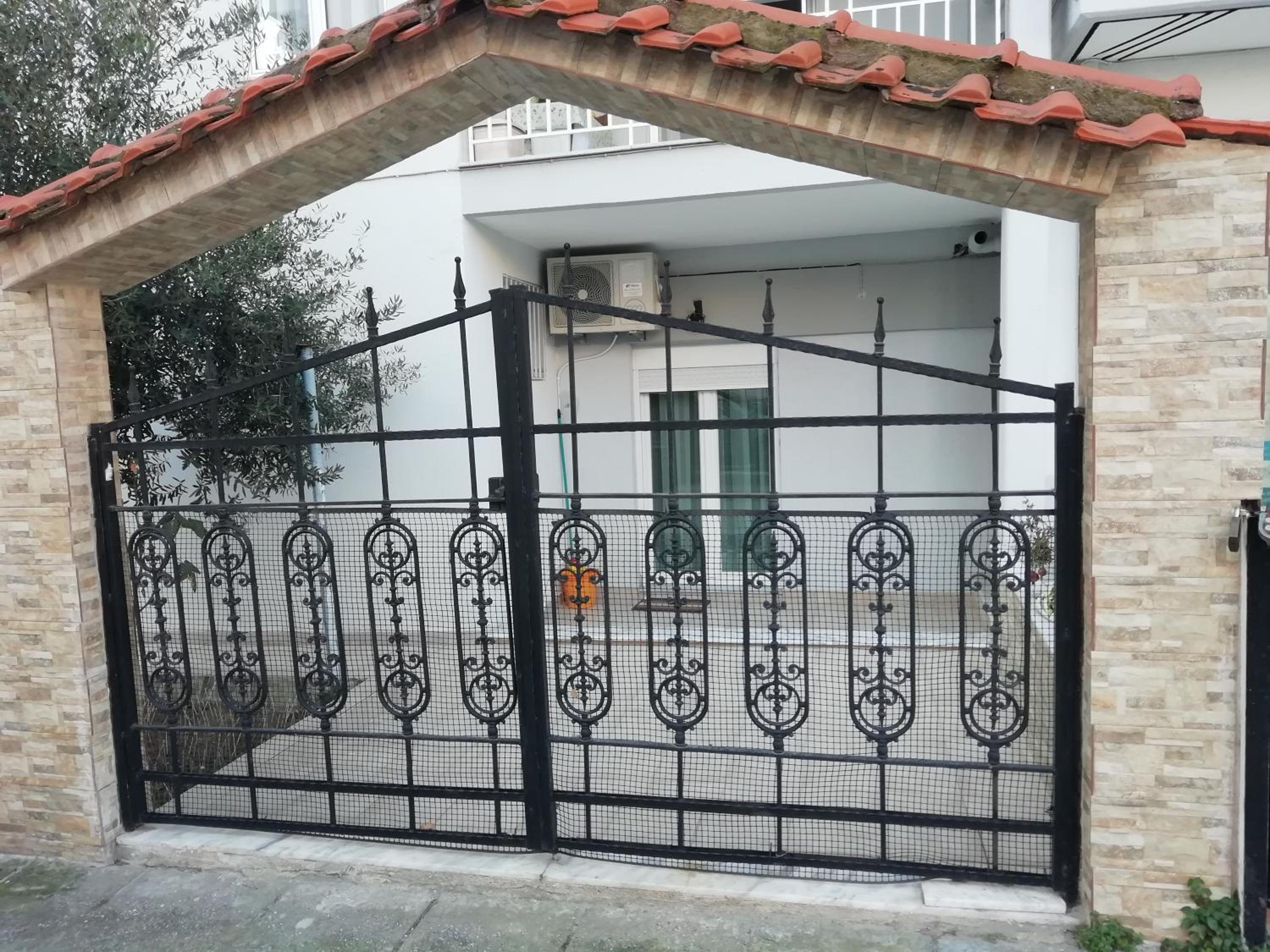 Aigaiou House