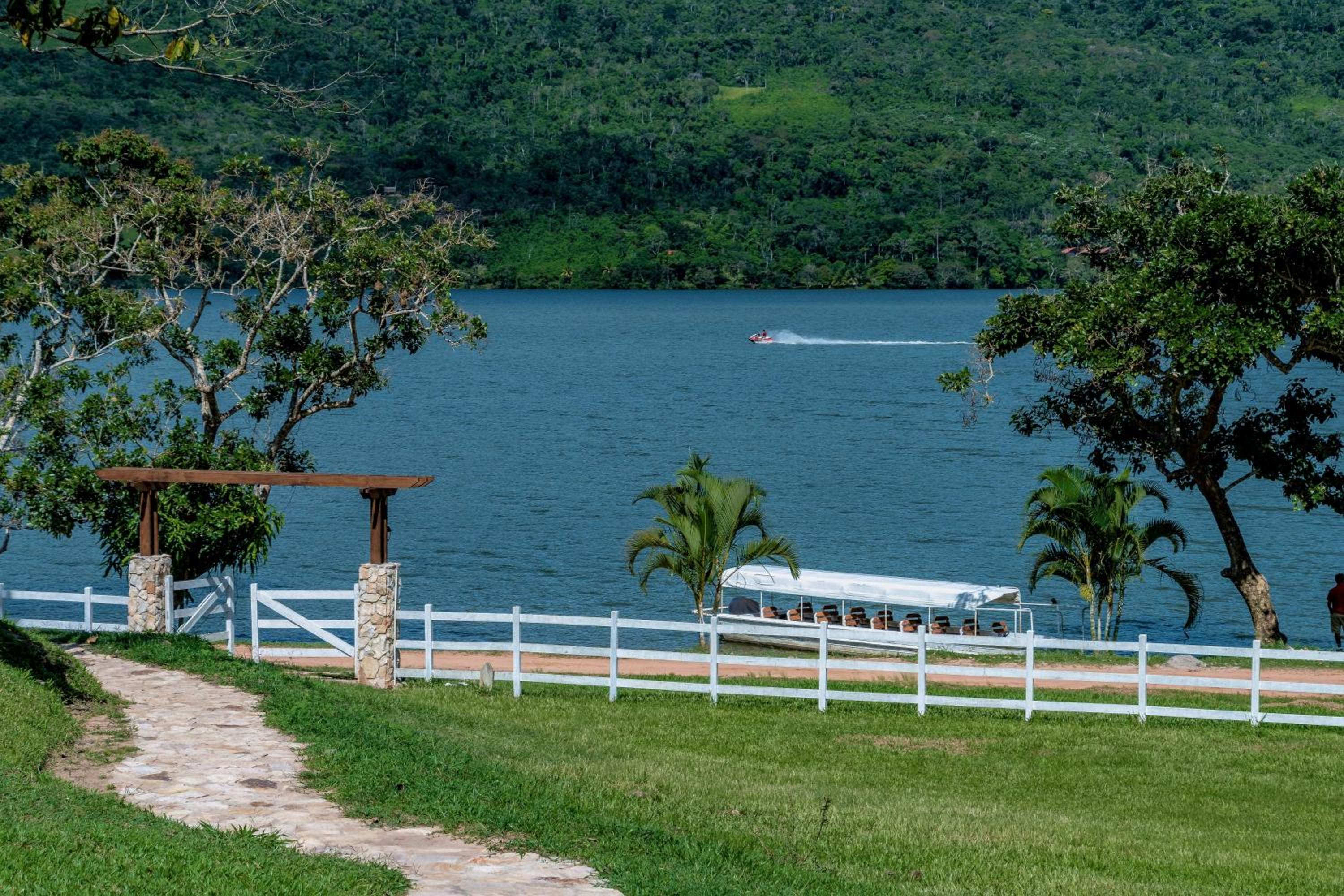 Sauce Lodge - Laguna Azul