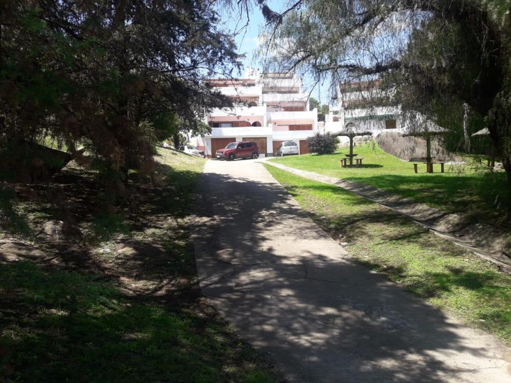 Departamentos Carlos Paz bajada al lago