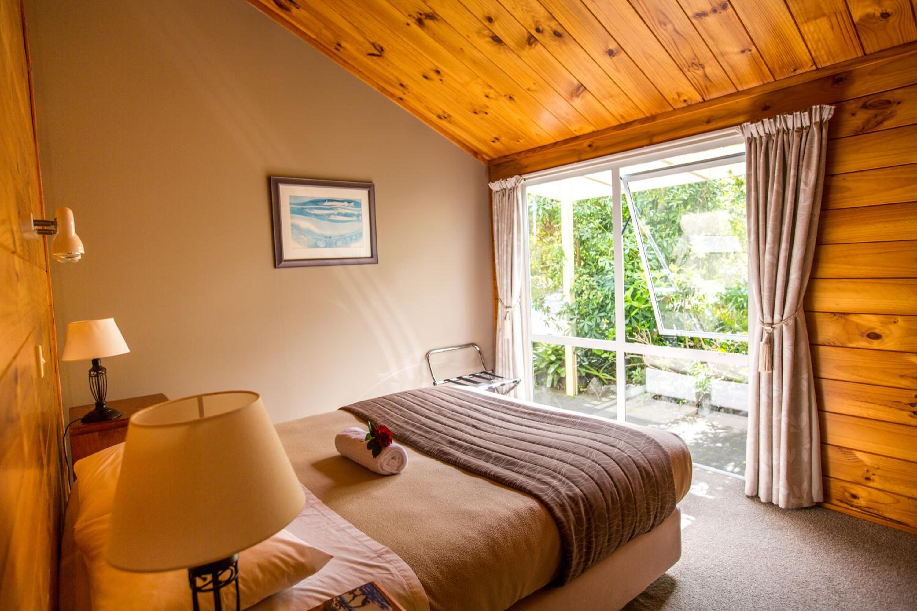 Tatahi Lodge Beach Resort