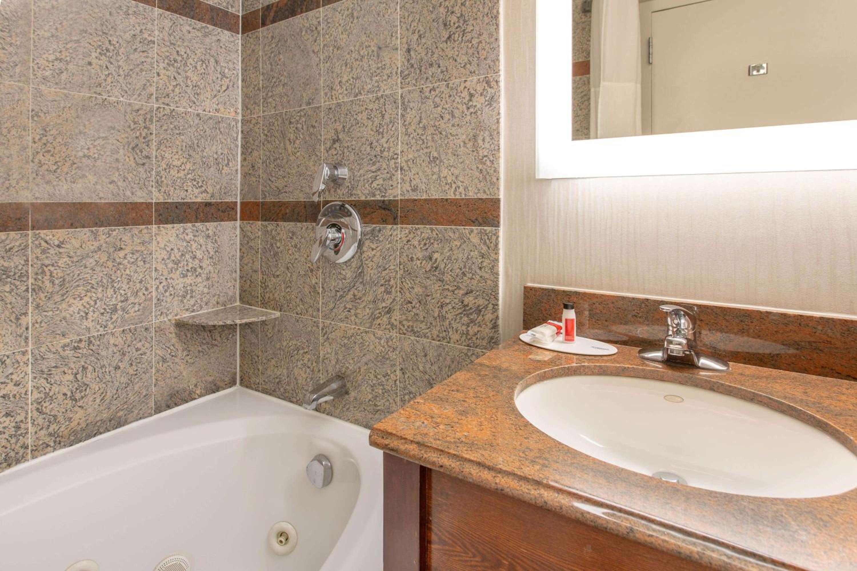 Days Inn by Wyndham Lanham Washington DC - Property Image 13