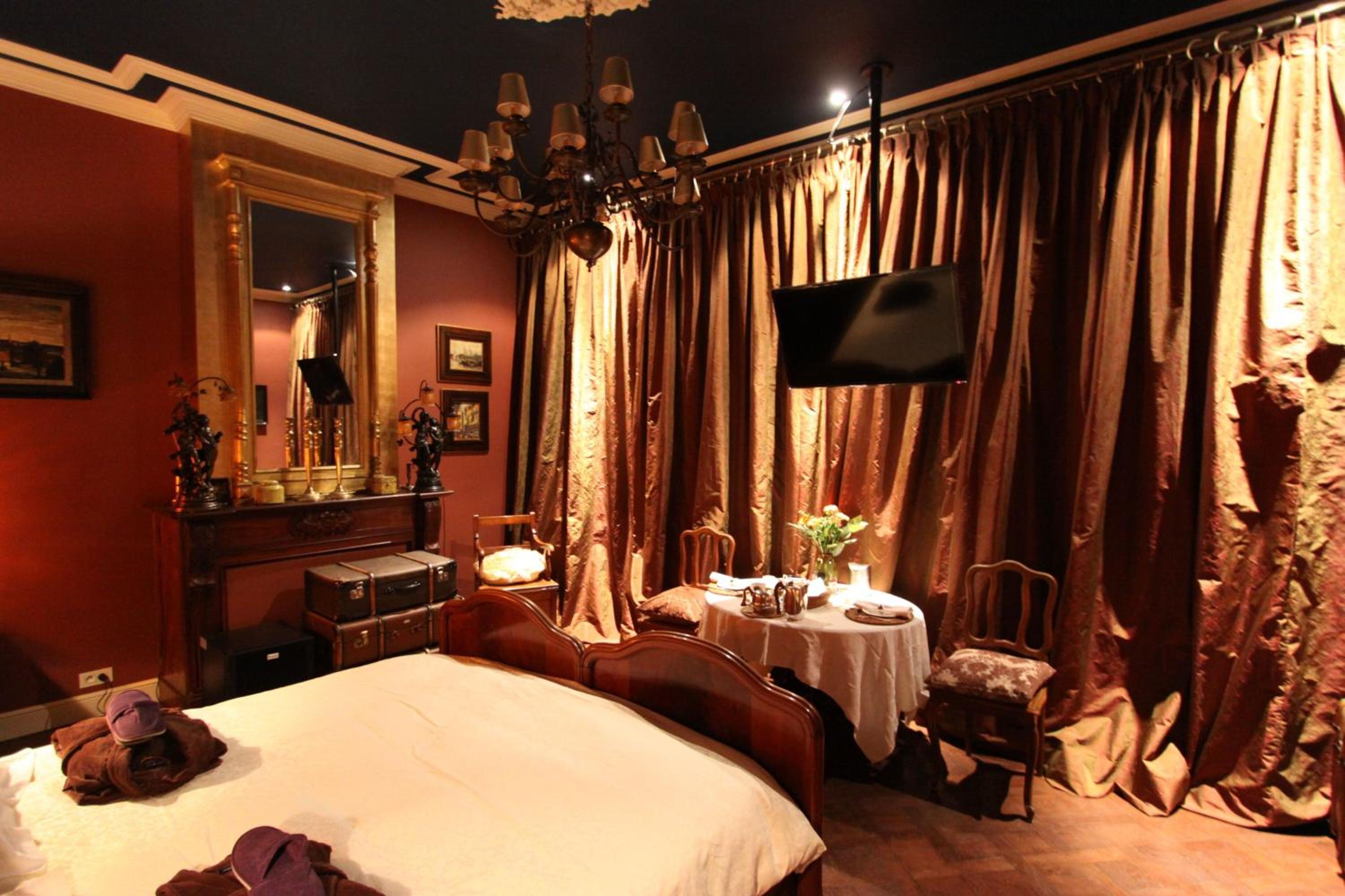 hotel room