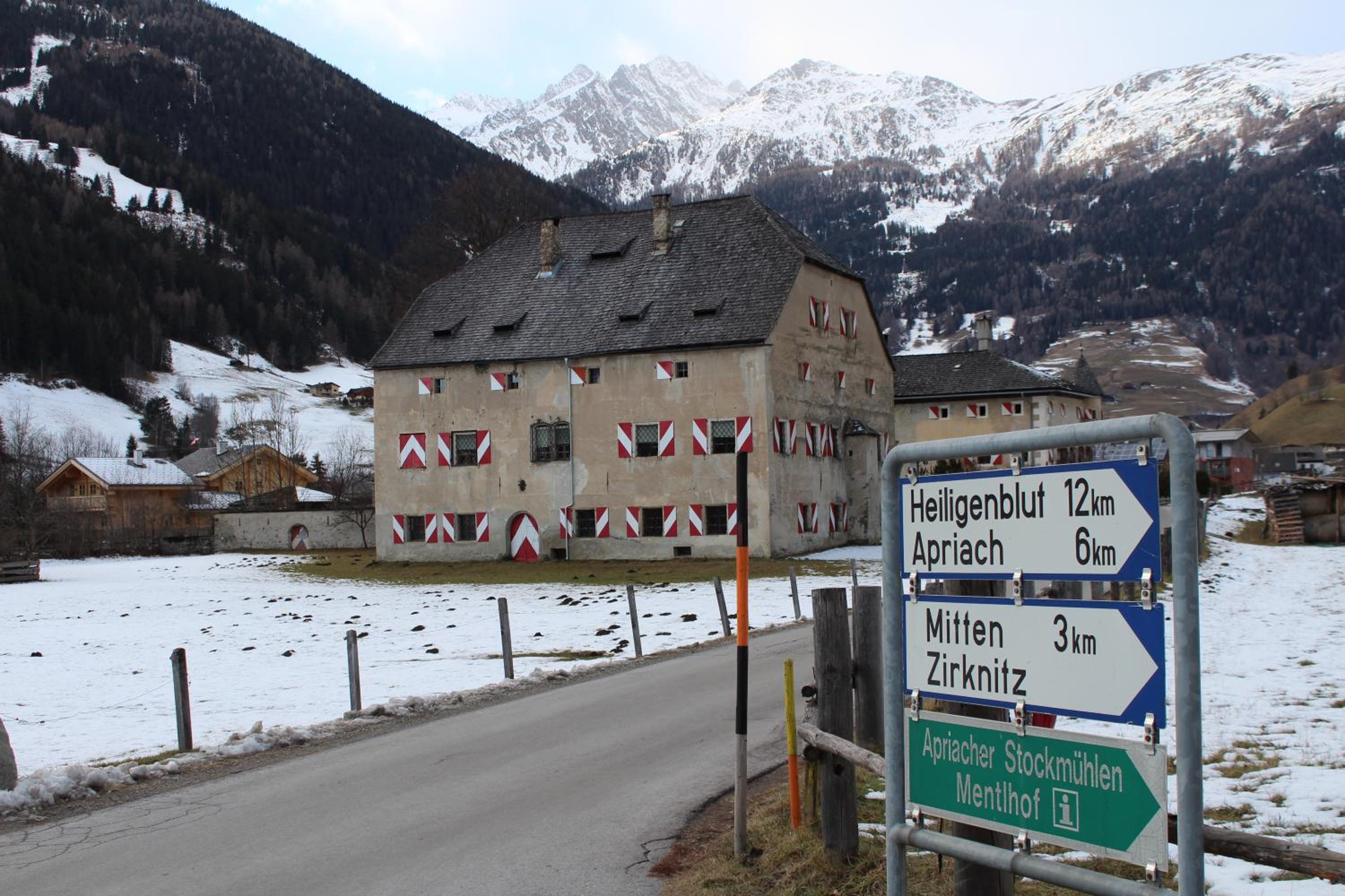 Schlosswirt Chalets & Apartments