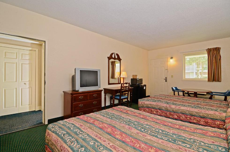 Motel 6 Sandersville, GA
