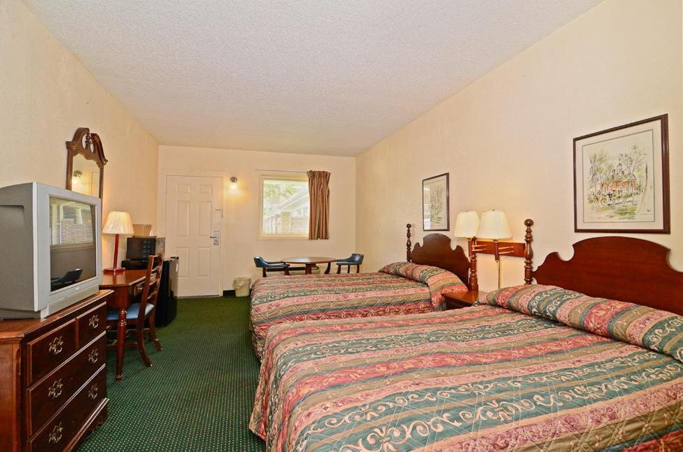 Motel 6 Sandersville, GA