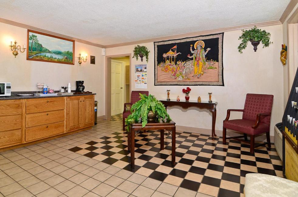 Motel 6 Sandersville, GA