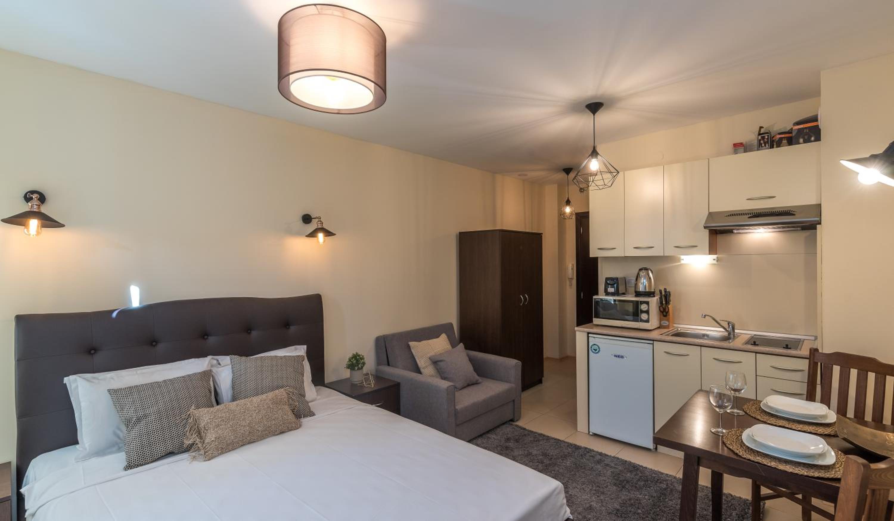 β
Stylish & Cozy Studios in Valentina Heights Boutique Hotel β