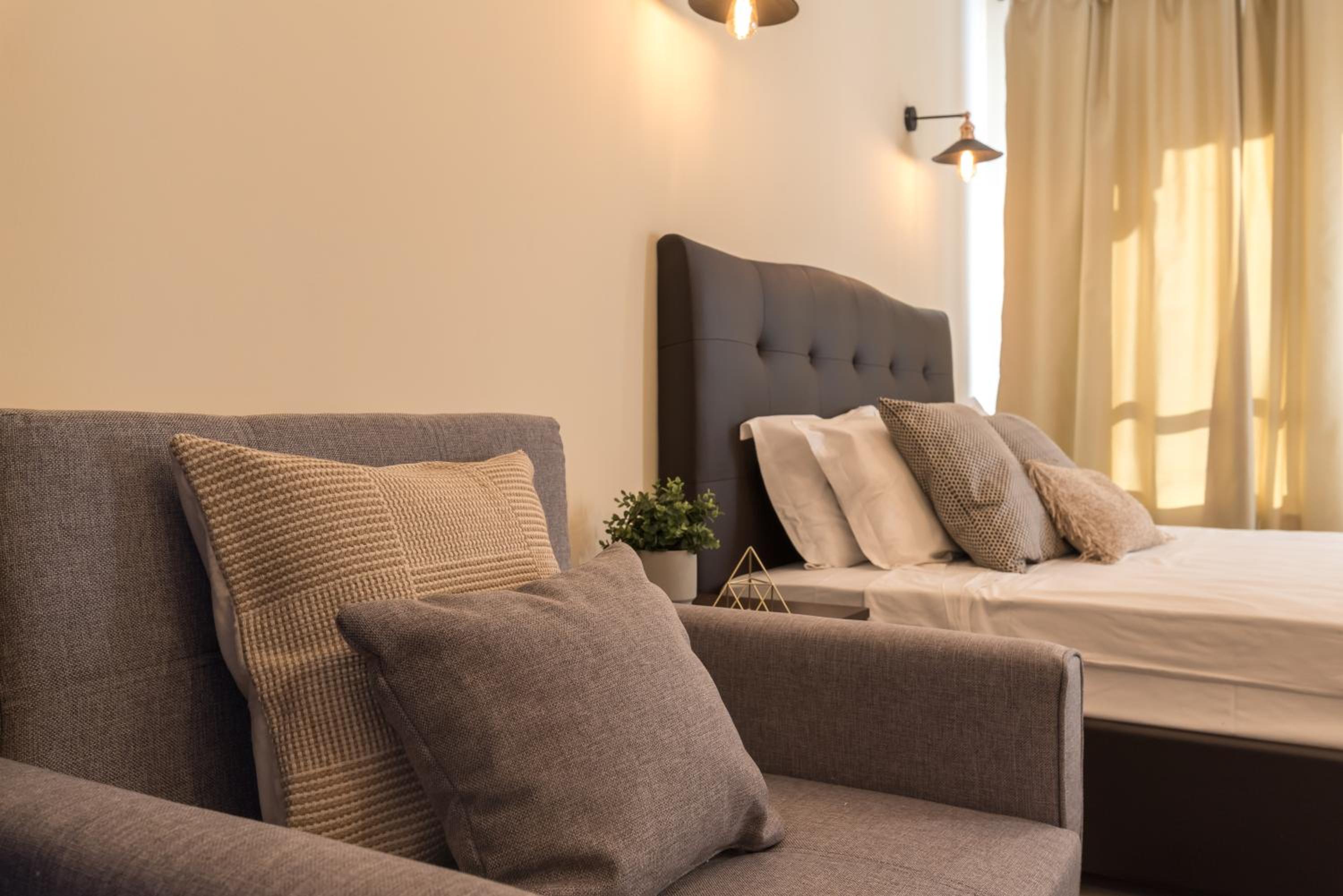 β
Stylish & Cozy Studios in Valentina Heights Boutique Hotel β