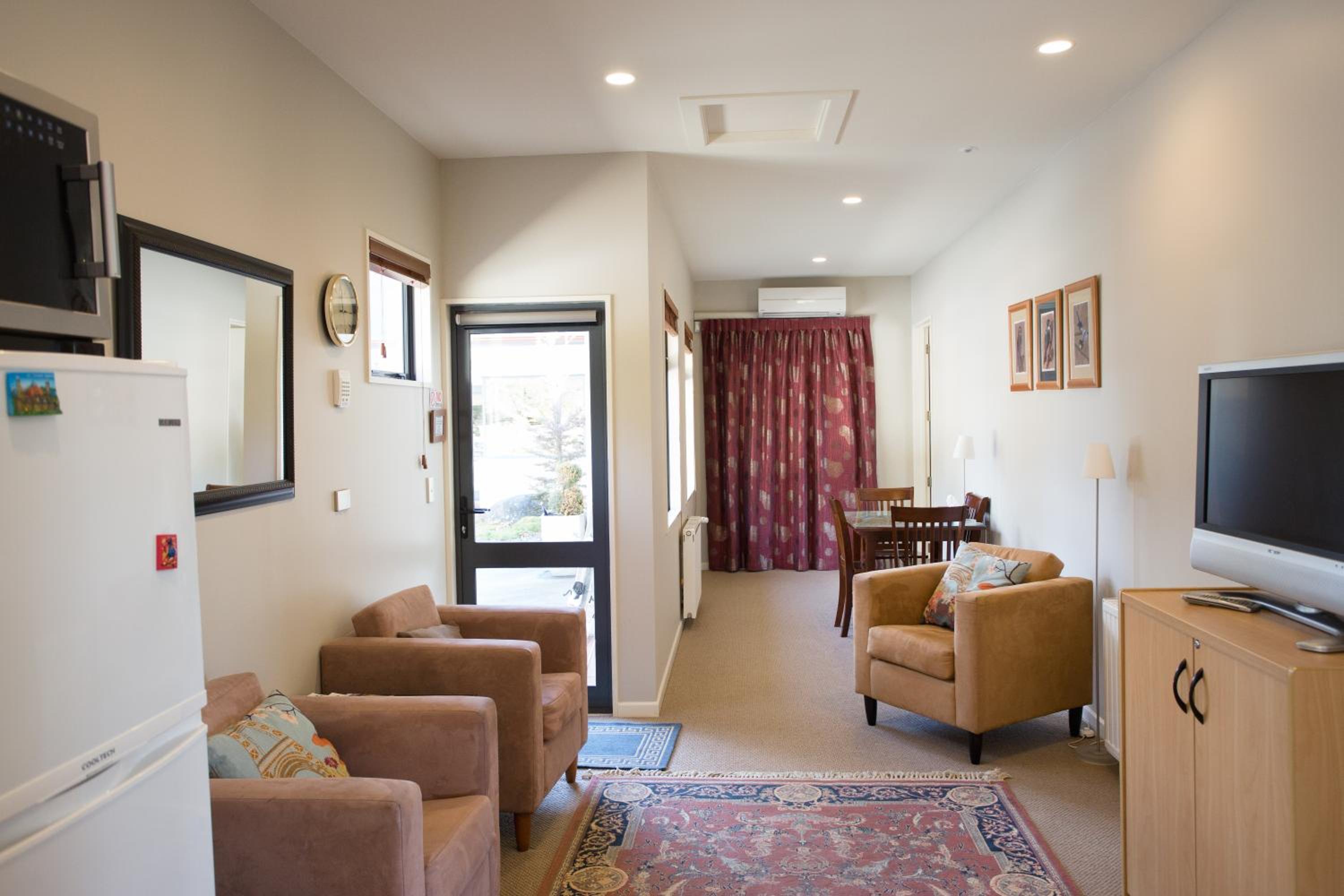 Alpine Peaks Apartment view 3