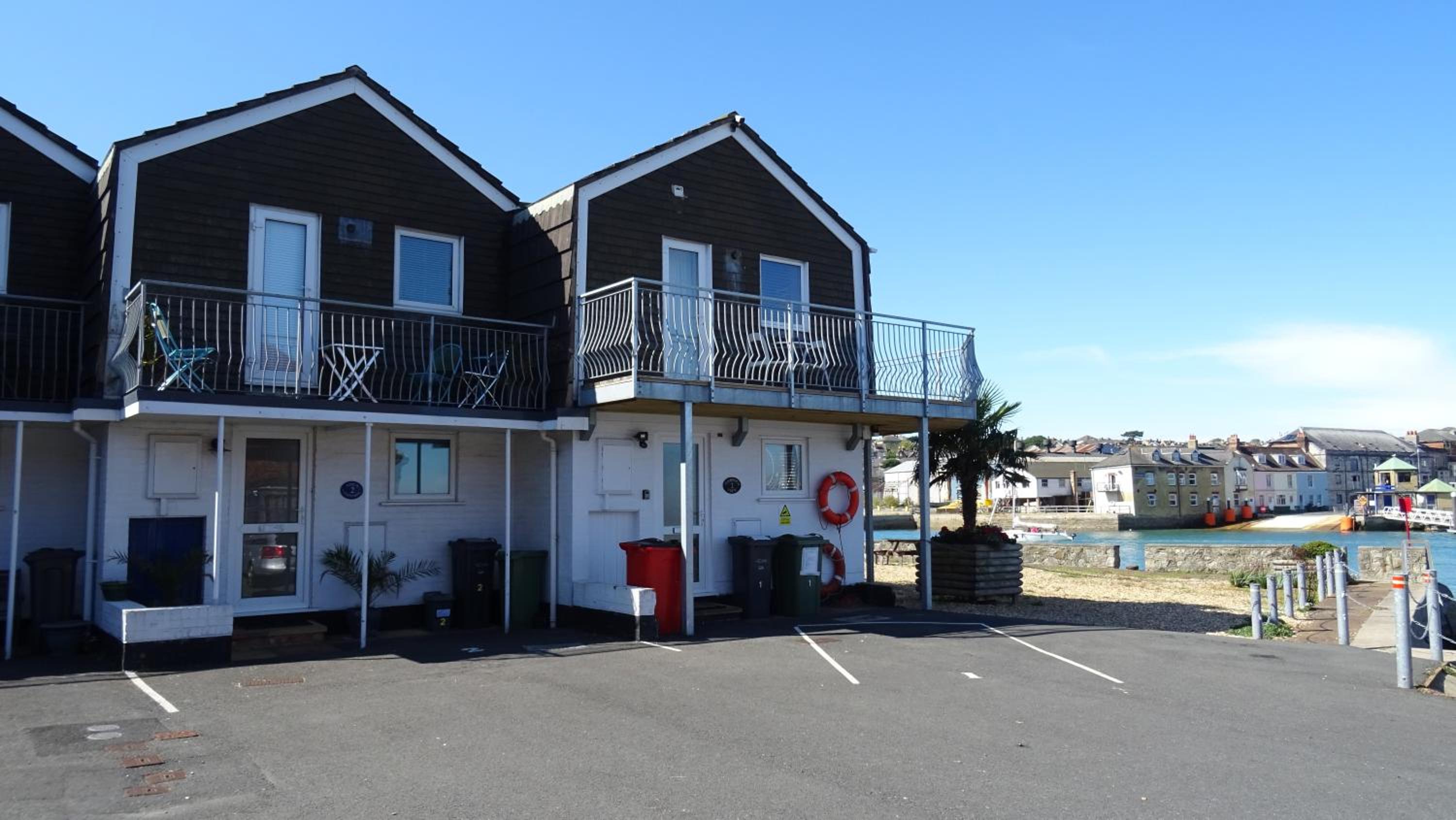Aisla Cottage • East Cowes • Isle of Wight