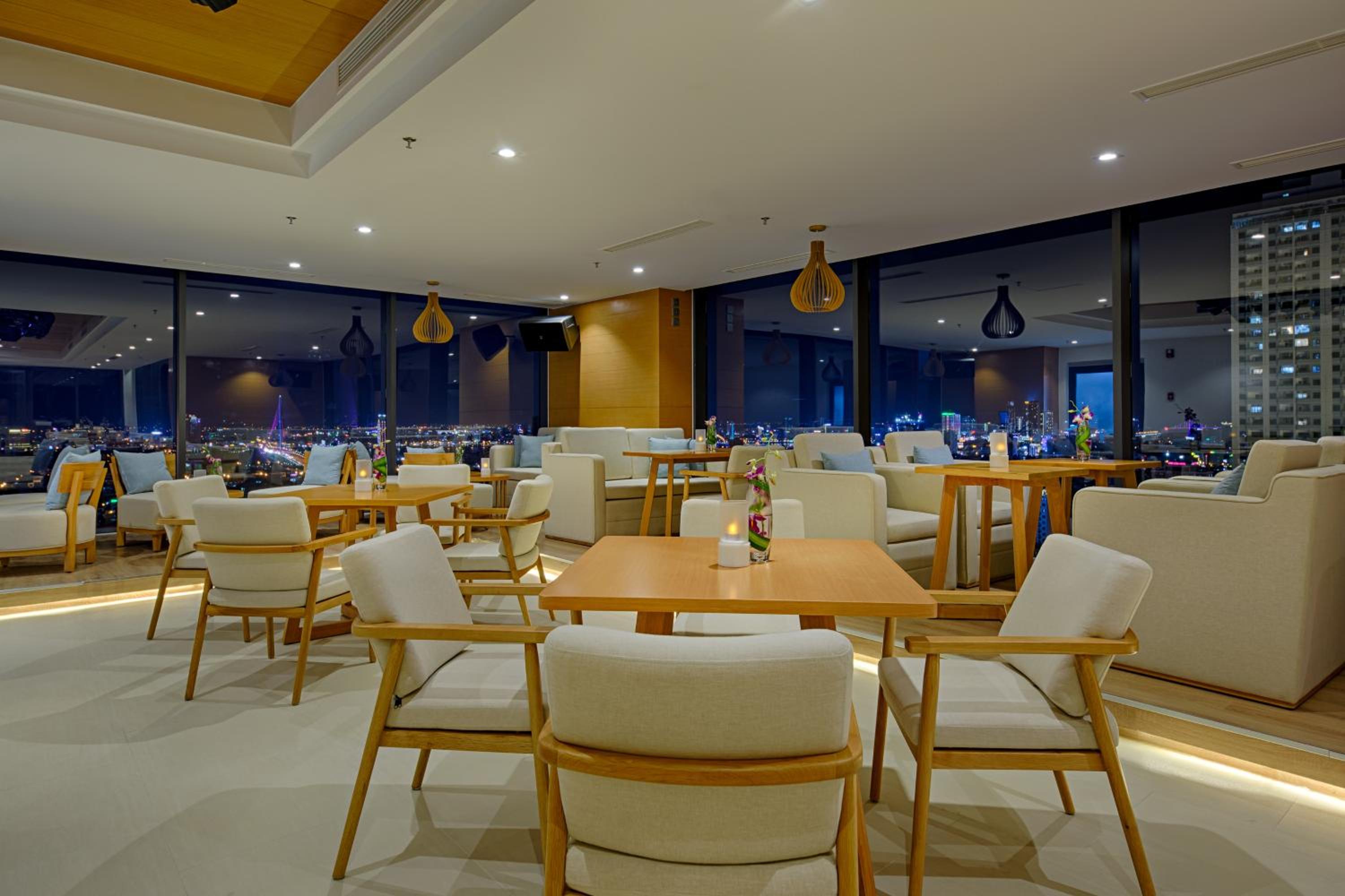 TMS Hotel Da Nang Beach 32