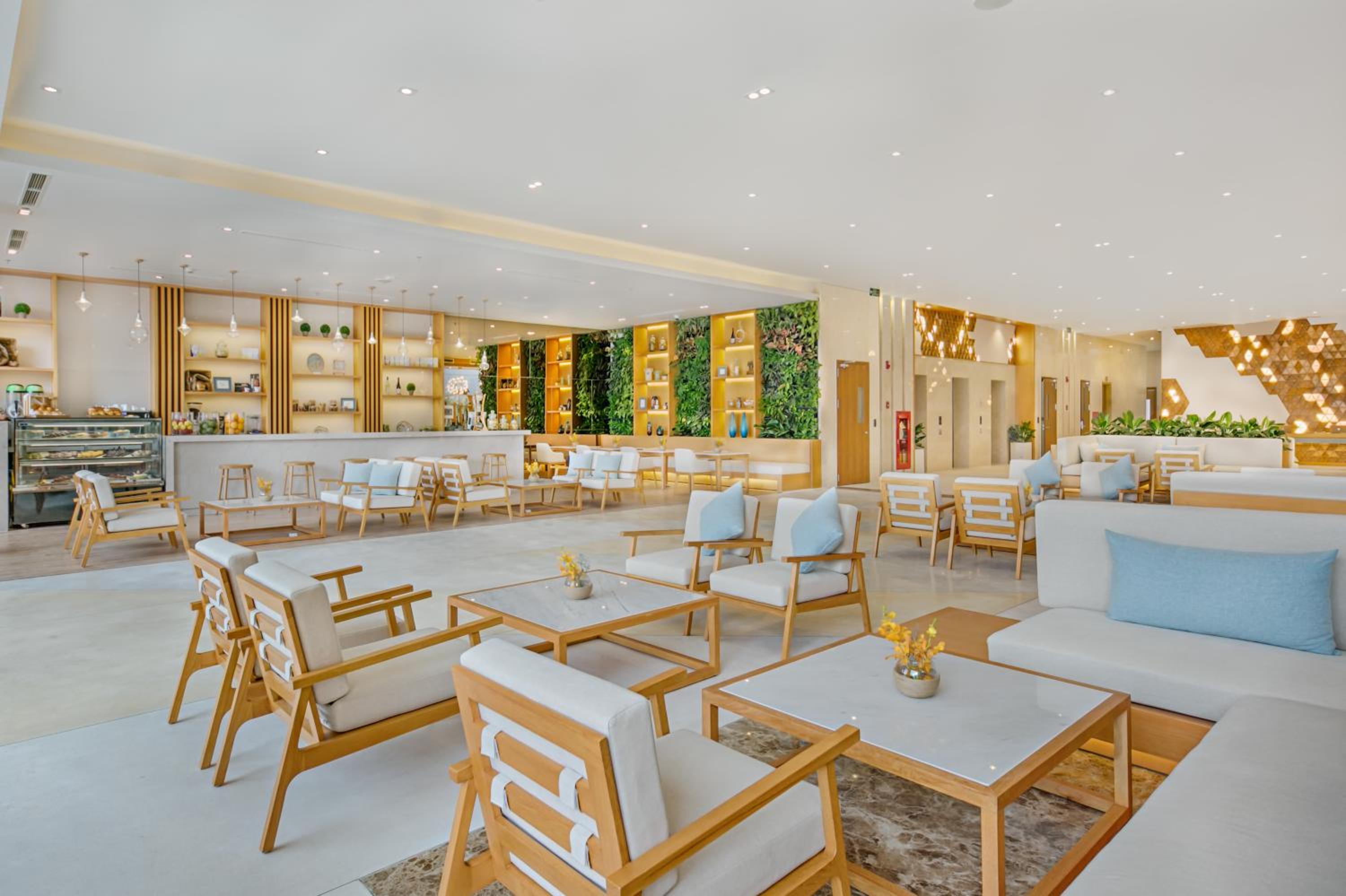 TMS Hotel Da Nang Beach 77