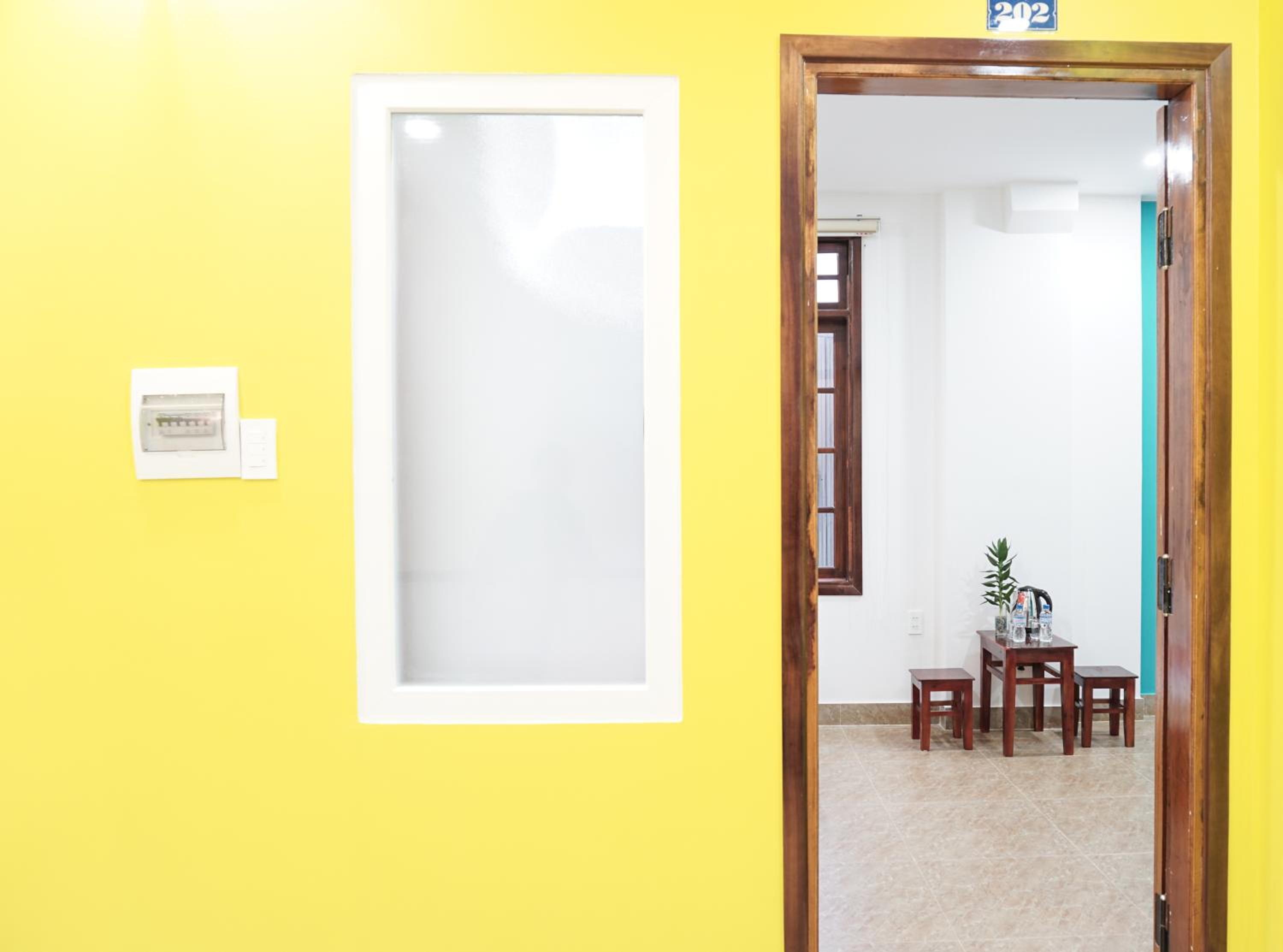Hưng Long Hostel