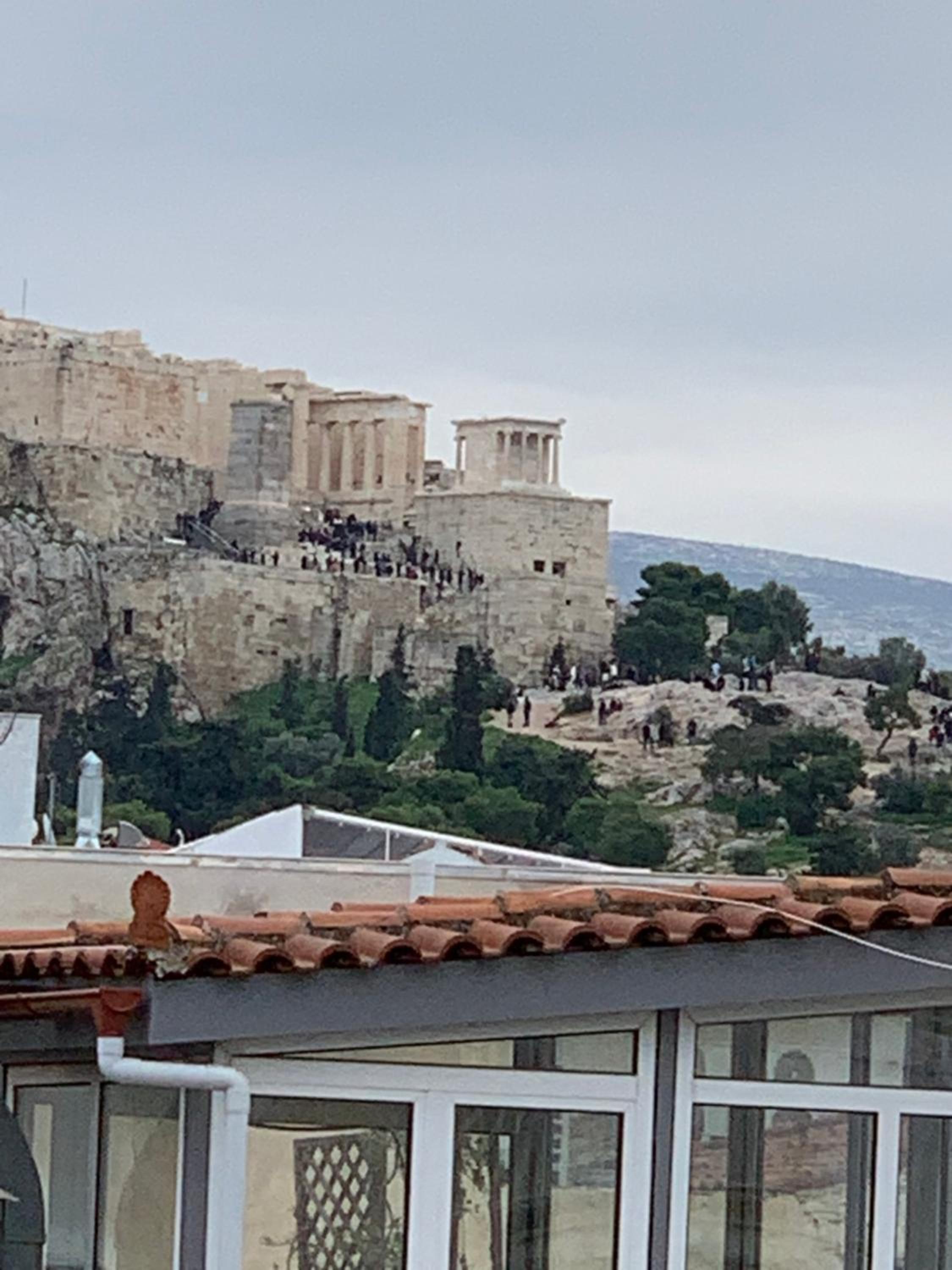 Thiseio Big Apartment