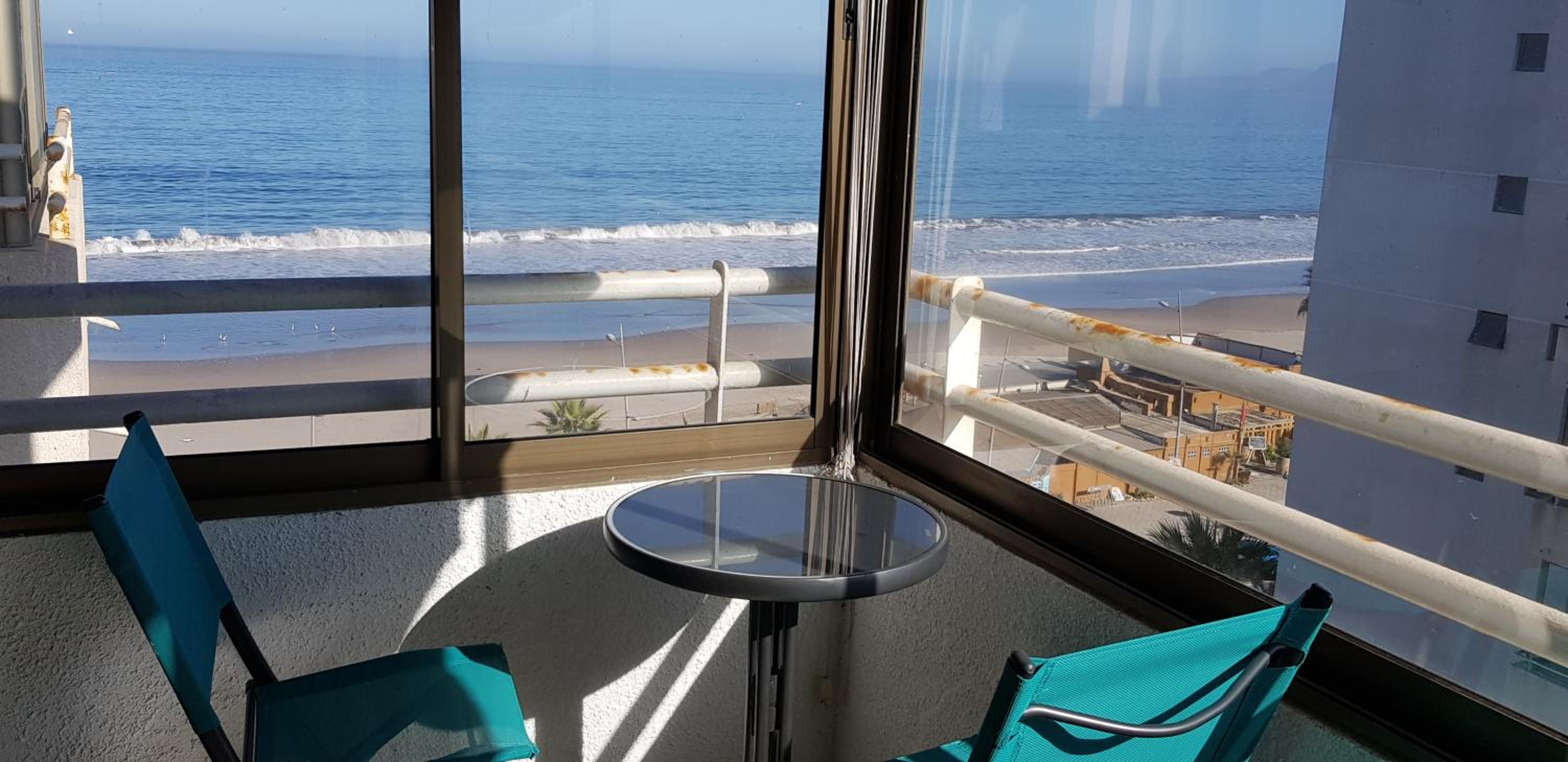 DEPTO 1RA LINEA FRENTE AL MAR Condominio Palmar 4P