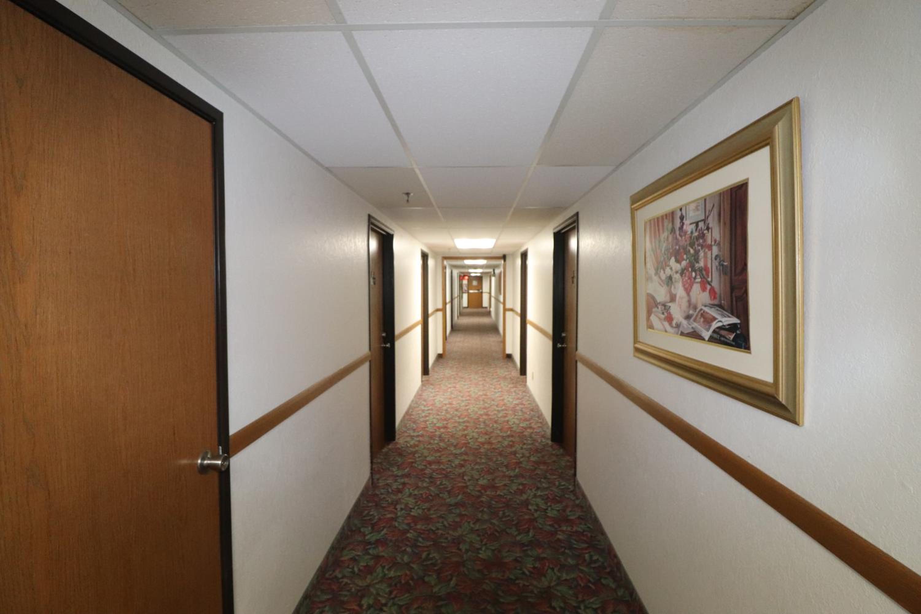 Travelodge by Wyndham Redwood Falls